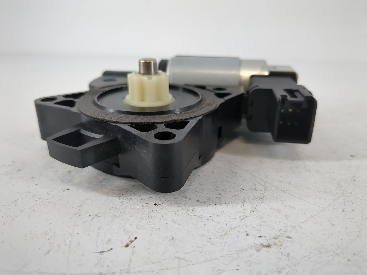 2007 Mazda 6 Driver Front Left Power Window Motor - Oemusedautoparts1.com