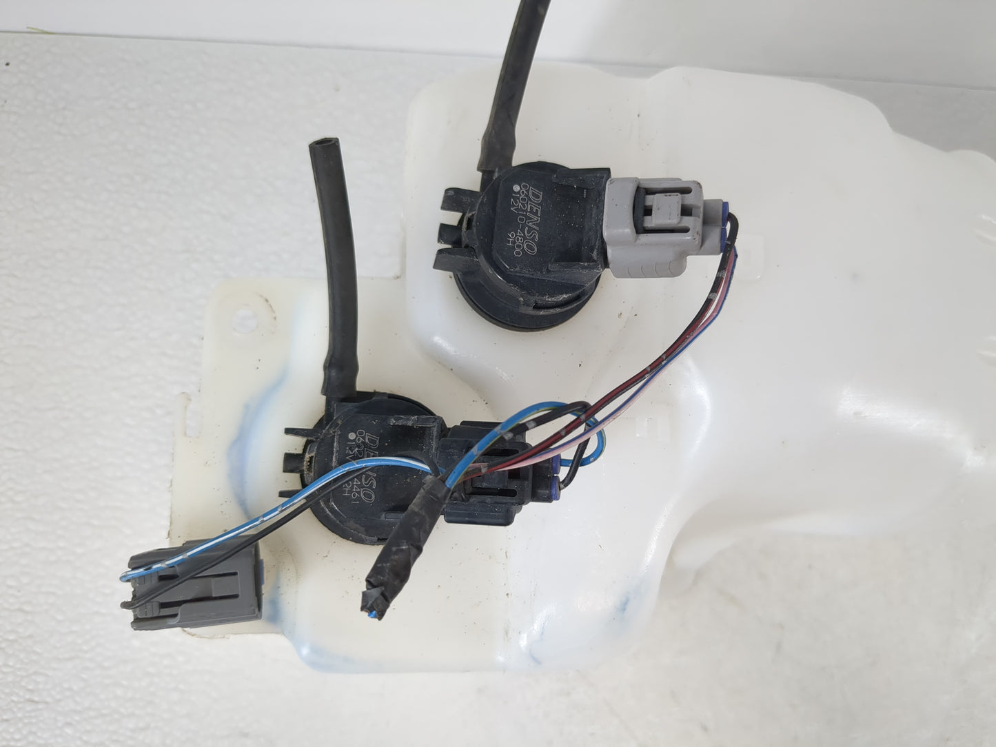 2007 Mazda 6 Windshield Washer Fluid Reservoir Bottle Oem - Oemusedautoparts1.com