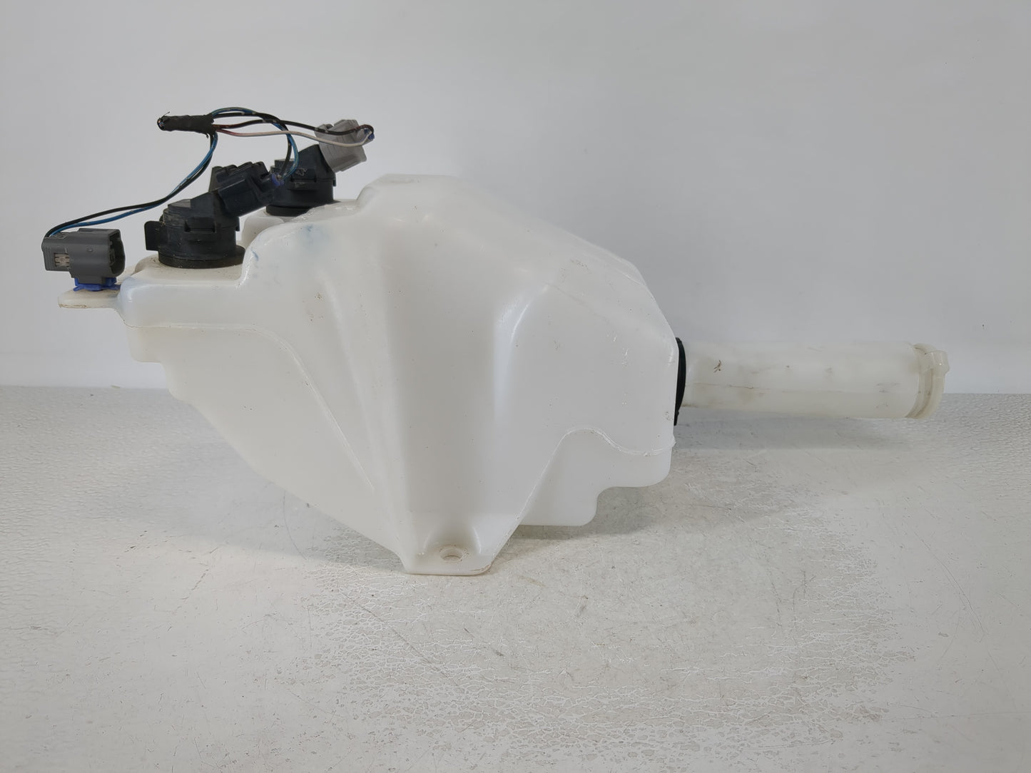 2007 Mazda 6 Windshield Washer Fluid Reservoir Bottle Oem - Oemusedautoparts1.com