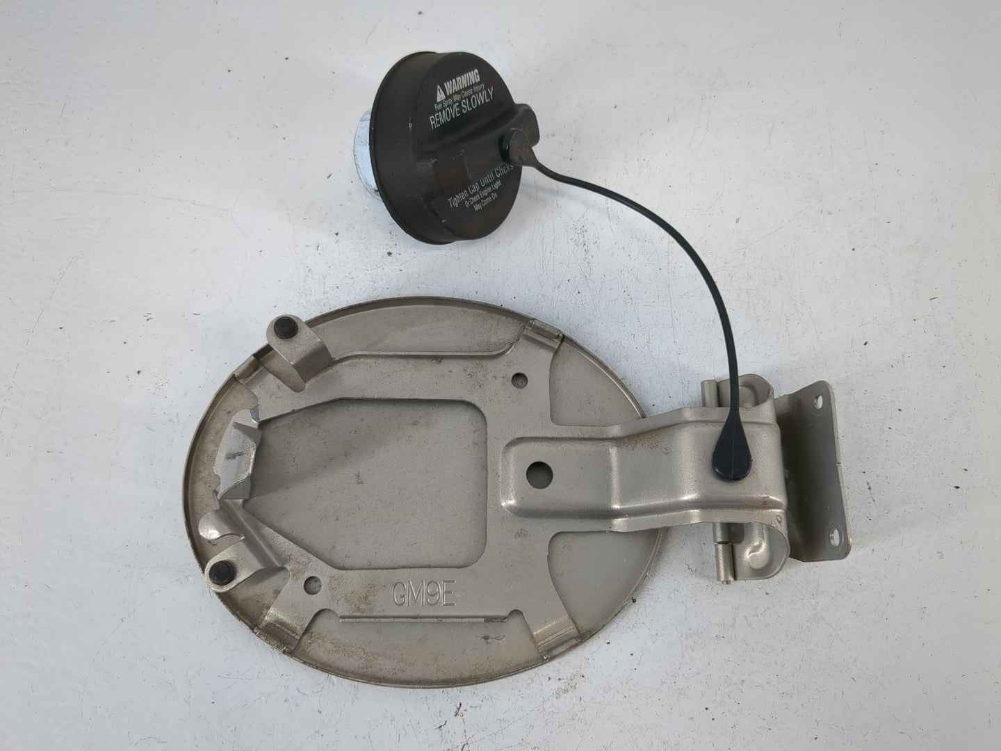 2007 Mazda 6 Fuel Tank Door Lid Gas Tank Beige - Oemusedautoparts1.com