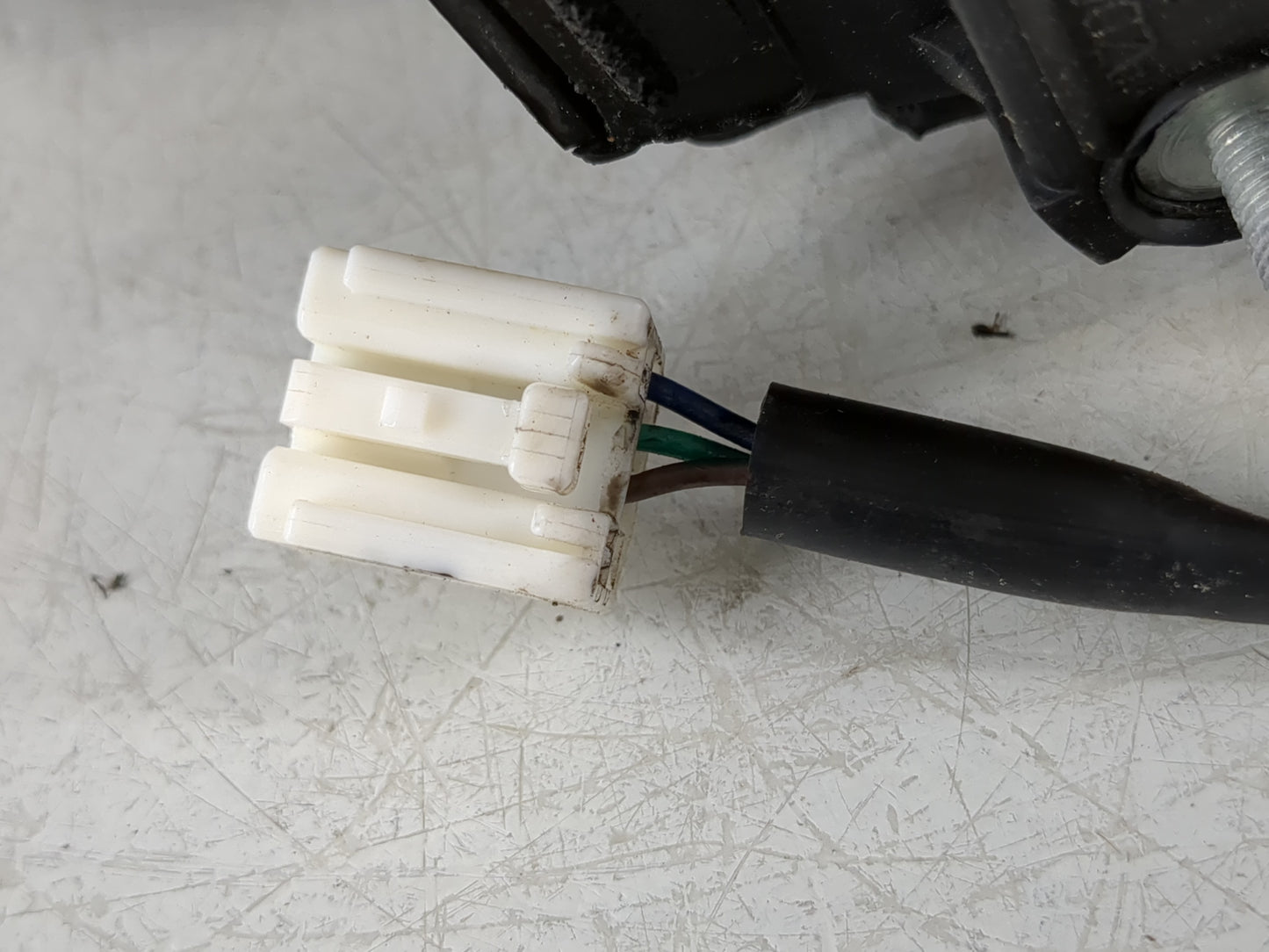 2003-2008 Mazda 6 Driver Side View Mirror - Left Door Mirror OEM Used - Oemusedautoparts1.com