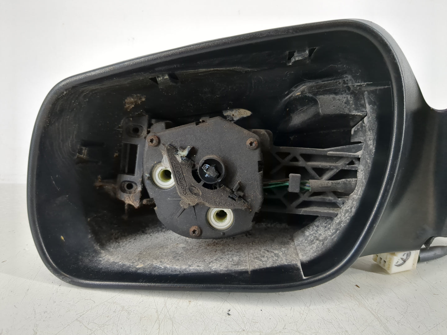 2003-2008 Mazda 6 Driver Side View Mirror - Left Door Mirror OEM Used - Oemusedautoparts1.com