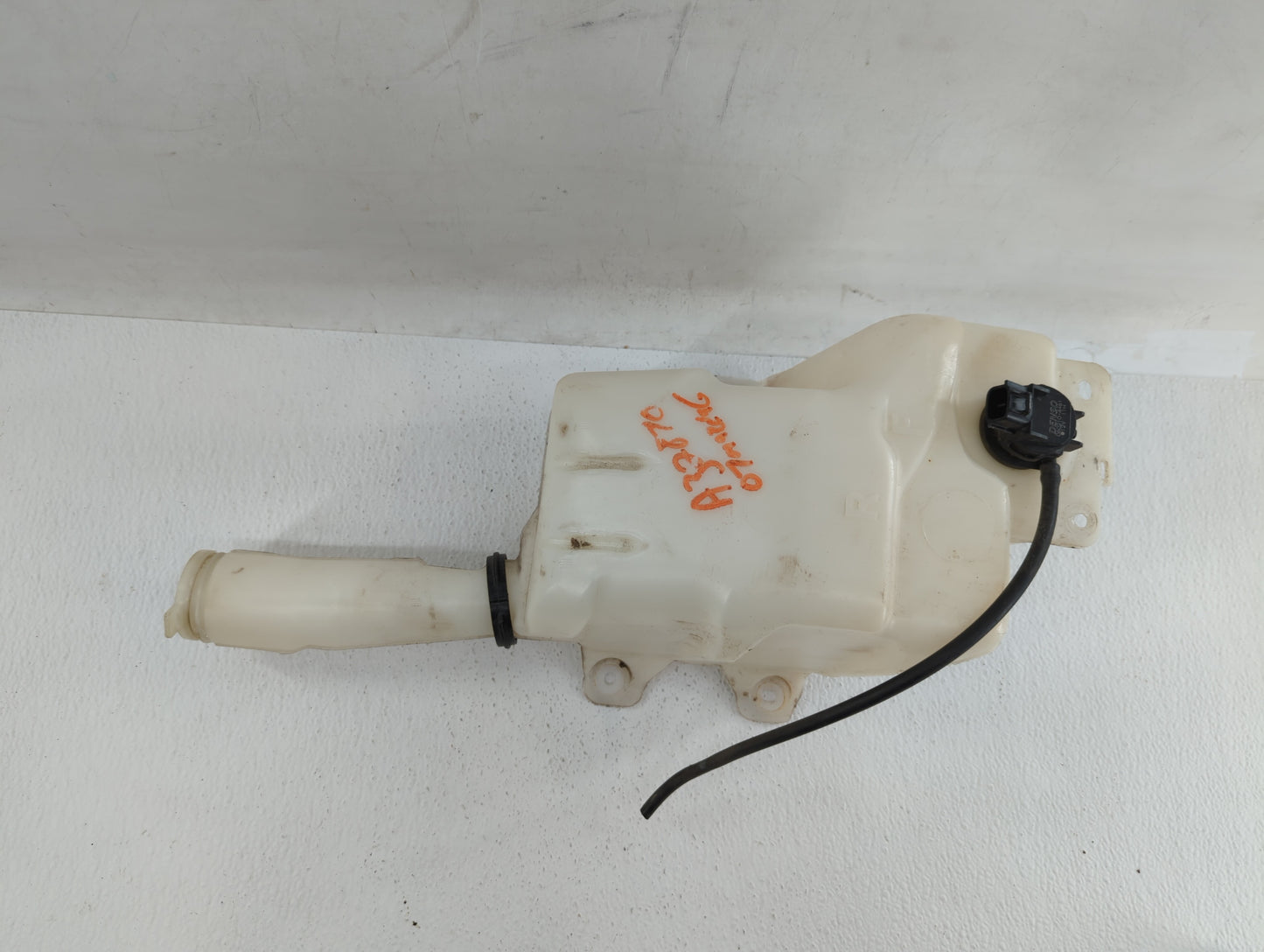 2006-2008 Mazda 6 Windshield Washer Fluid Reservoir Bottle Oem - Oemusedautoparts1.com