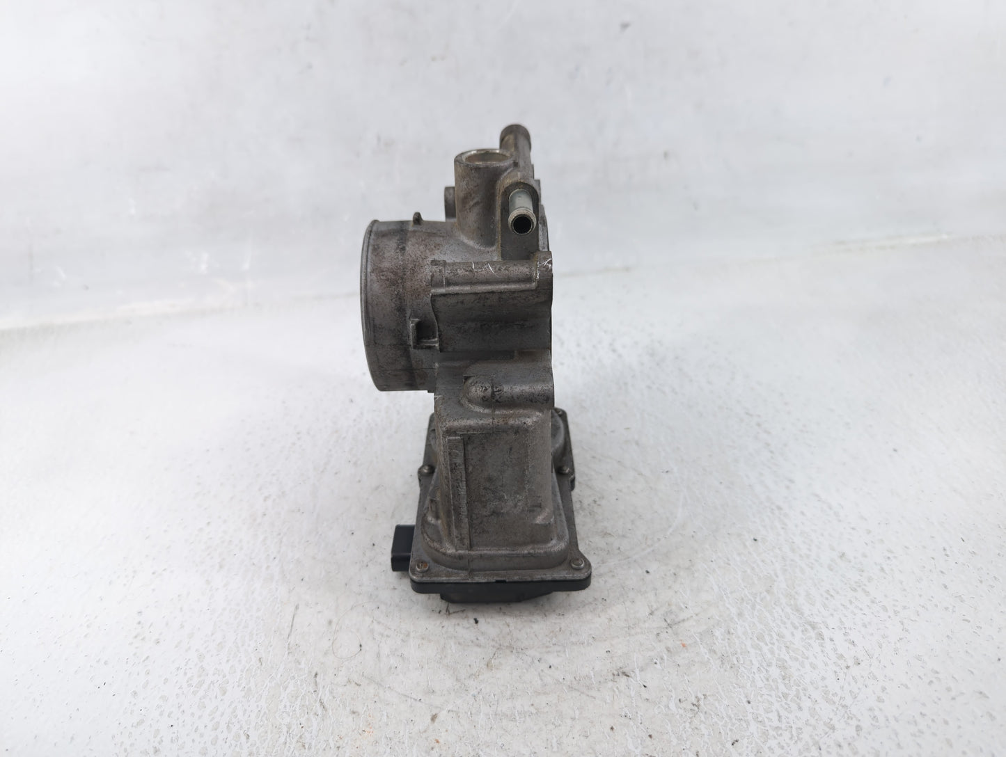 2006-2008 Mazda 6 Throttle Body P/N:6M8G-9F991-A Fits Fits 2006 2007 2008 2009 2010 2011 2012 2013 OEM Used Auto Parts - Oem