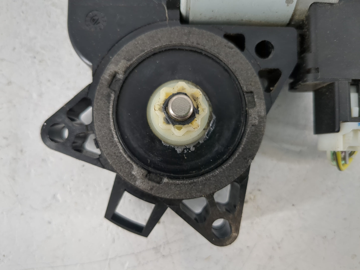 2007-2012 Mazda Cx-7 Driver Front Left Power Window Motor - Oemusedautoparts1.com