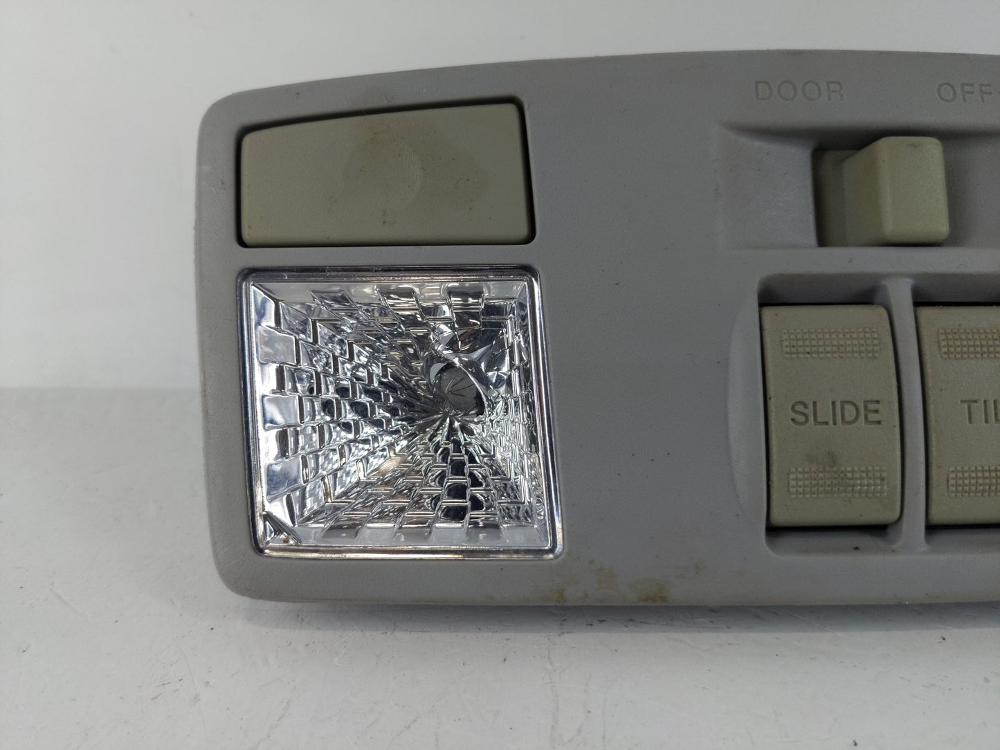 2007-2009 Mazda Cx-7 Overhead Roof Console Interior Dome Light Grey - Oemusedautoparts1.com