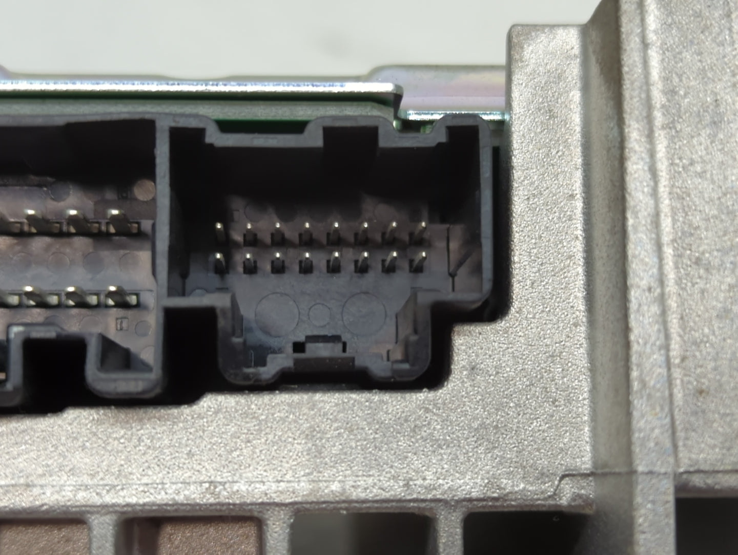 2007-2008 Mazda Cx-7 Radio Speaker Amplifier Eg23 66 920 - Oemusedautoparts1.com