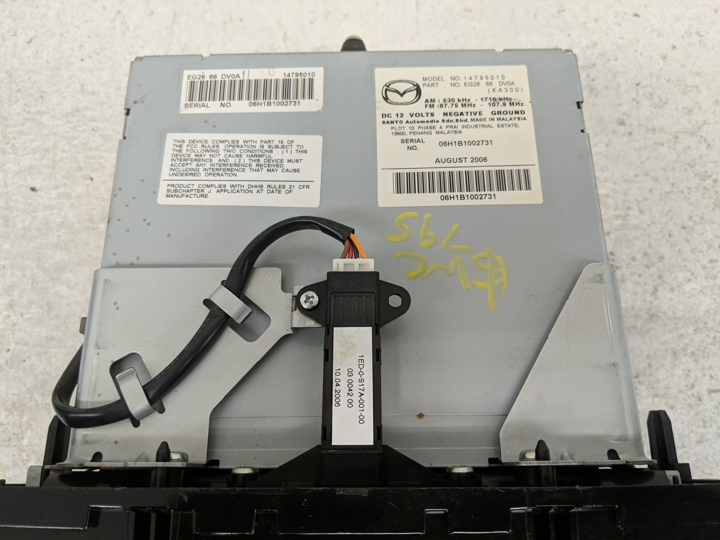 2007-2008 Mazda Cx-7 Radio AM FM Cd Player Receiver Replacement P/N:EG26 66 DV0A Fits Fits 2007 2008 OEM Used Auto Parts - O