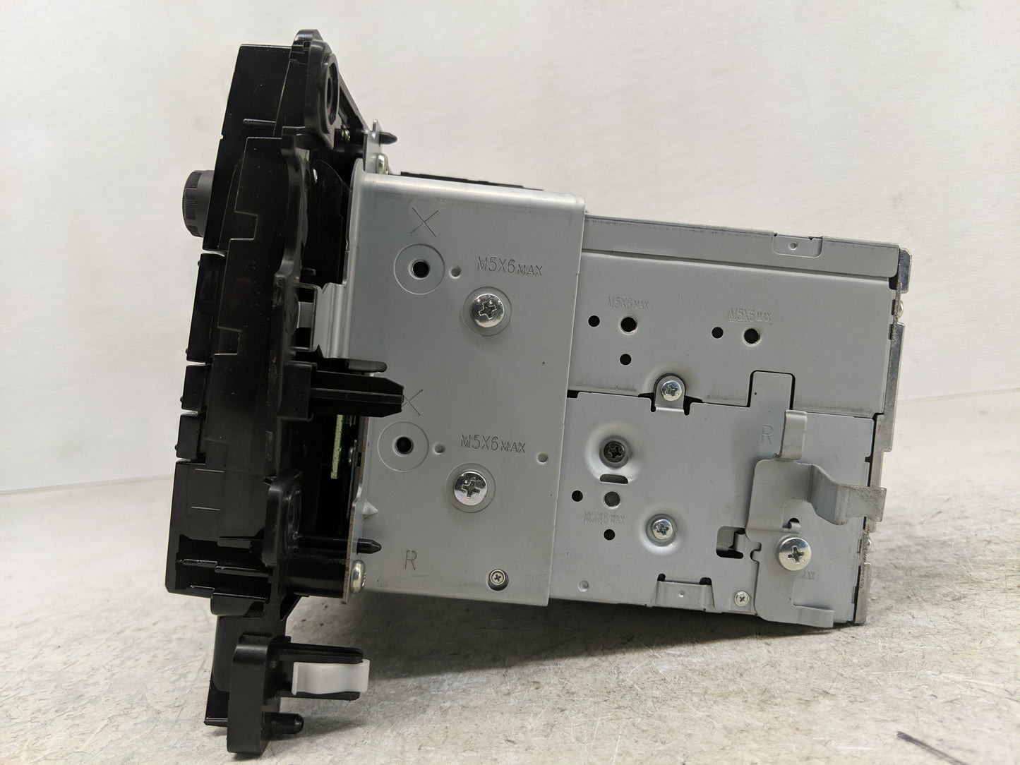 2007-2008 Mazda Cx-7 Radio AM FM Cd Player Receiver Replacement P/N:EG26 66 DV0A Fits Fits 2007 2008 OEM Used Auto Parts - O