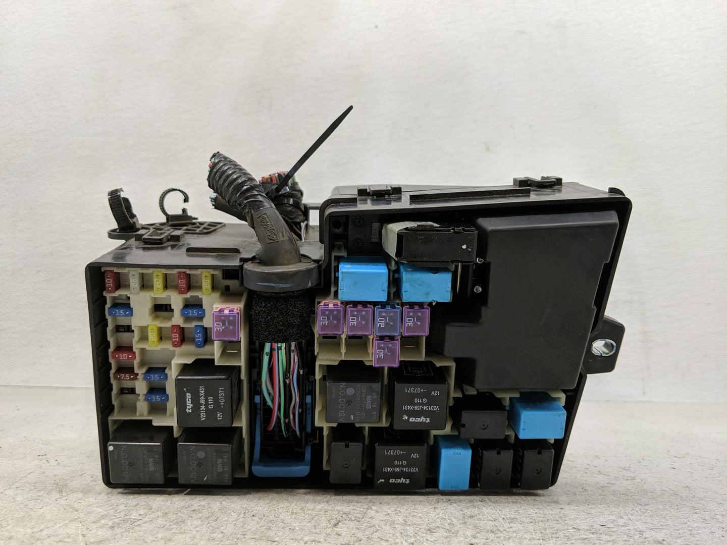 2007-2009 Mazda Cx-7 Fusebox Fuse Box Panel Relay Module P/N:EG21-66761A Fits Fits 2007 2008 2009 OEM Used Auto Parts - Oemu