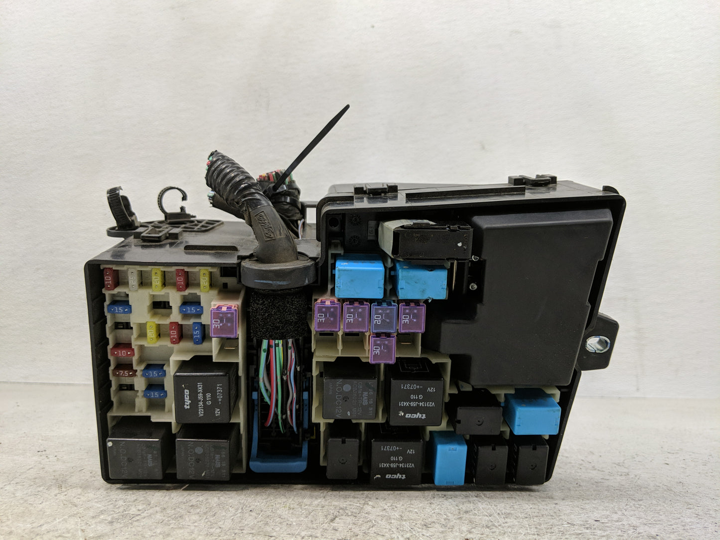 2007-2009 Mazda Cx-7 Fusebox Fuse Box Panel Relay Module P/N:EG21-66761A Fits Fits 2007 2008 2009 OEM Used Auto Parts - Oemu