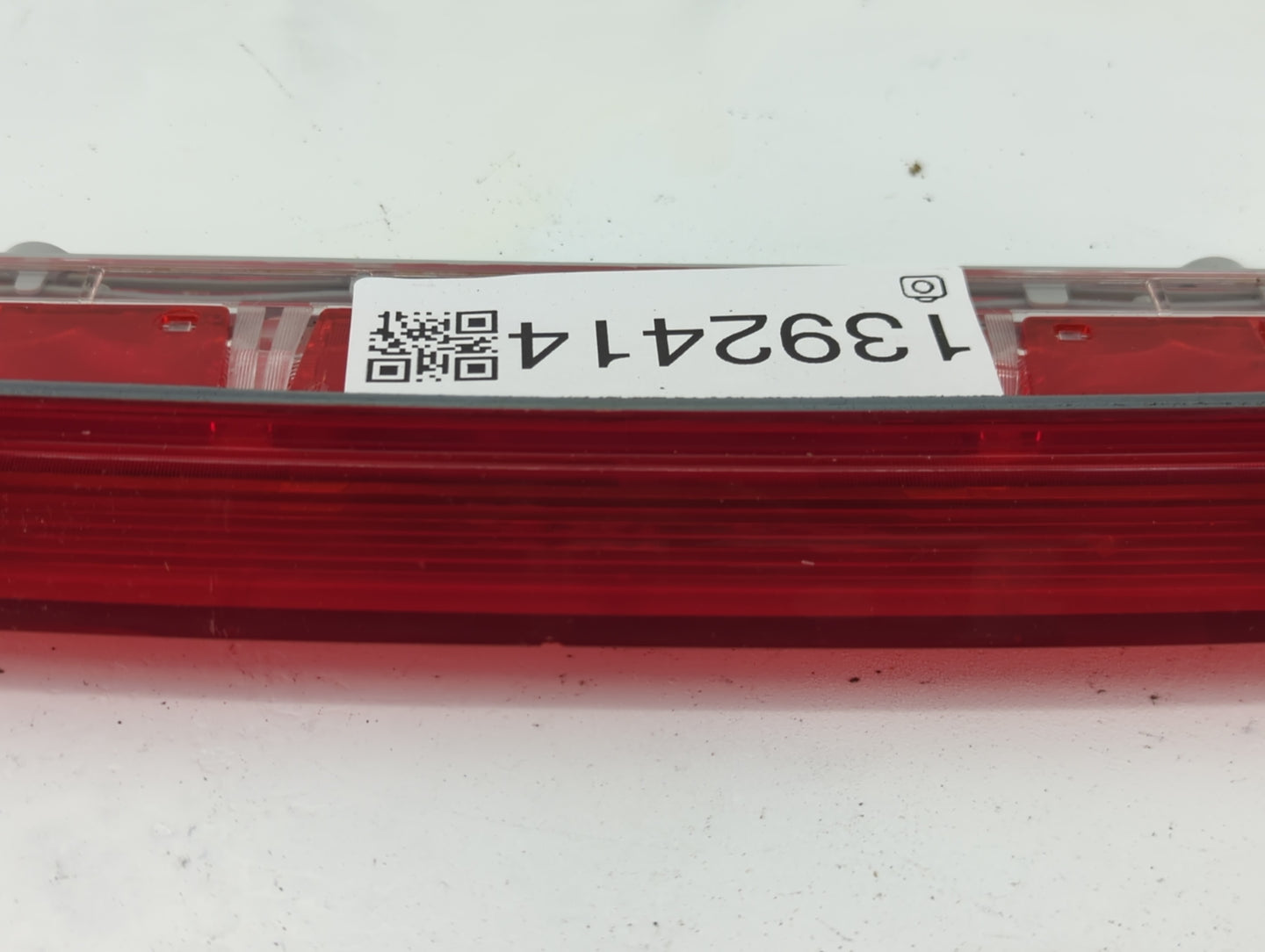 2007 Mazda Cx-7 Third Brake Light Tail Light P/N:D46151580 Fits OEM Used Auto Parts - Oemusedautoparts1.com