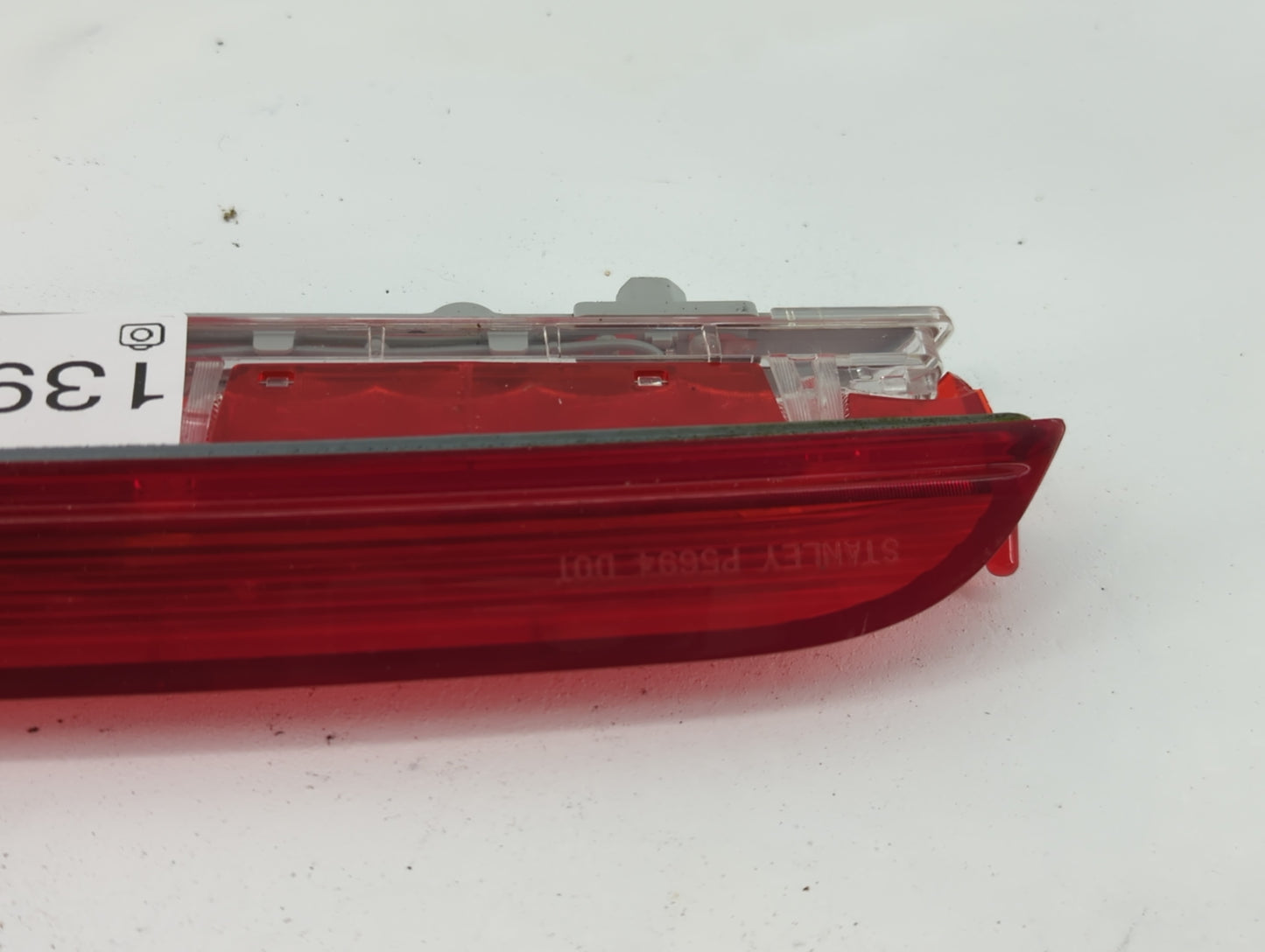 2007 Mazda Cx-7 Third Brake Light Tail Light P/N:D46151580 Fits OEM Used Auto Parts - Oemusedautoparts1.com