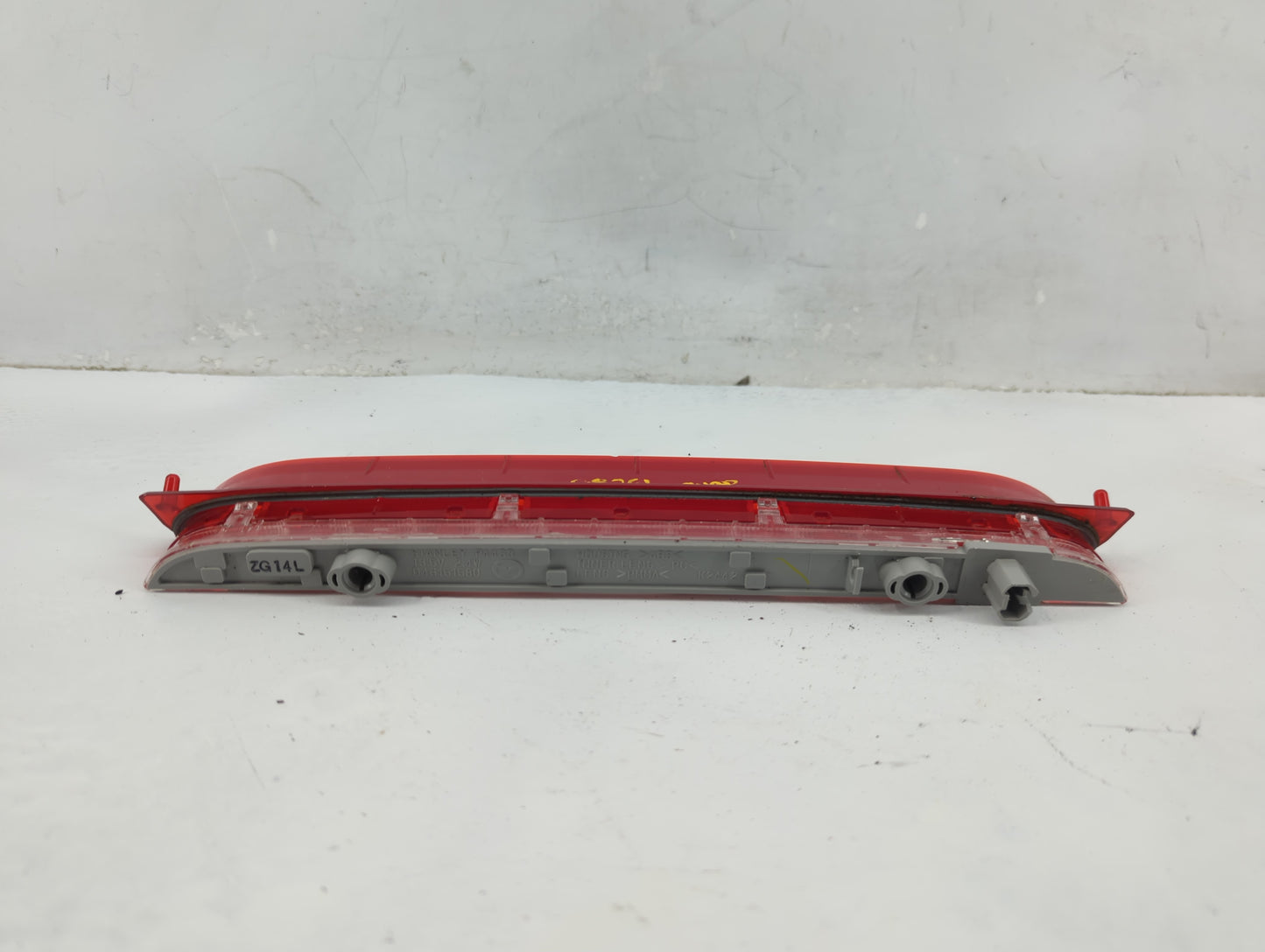 2007 Mazda Cx-7 Third Brake Light Tail Light P/N:D46151580 Fits OEM Used Auto Parts - Oemusedautoparts1.com