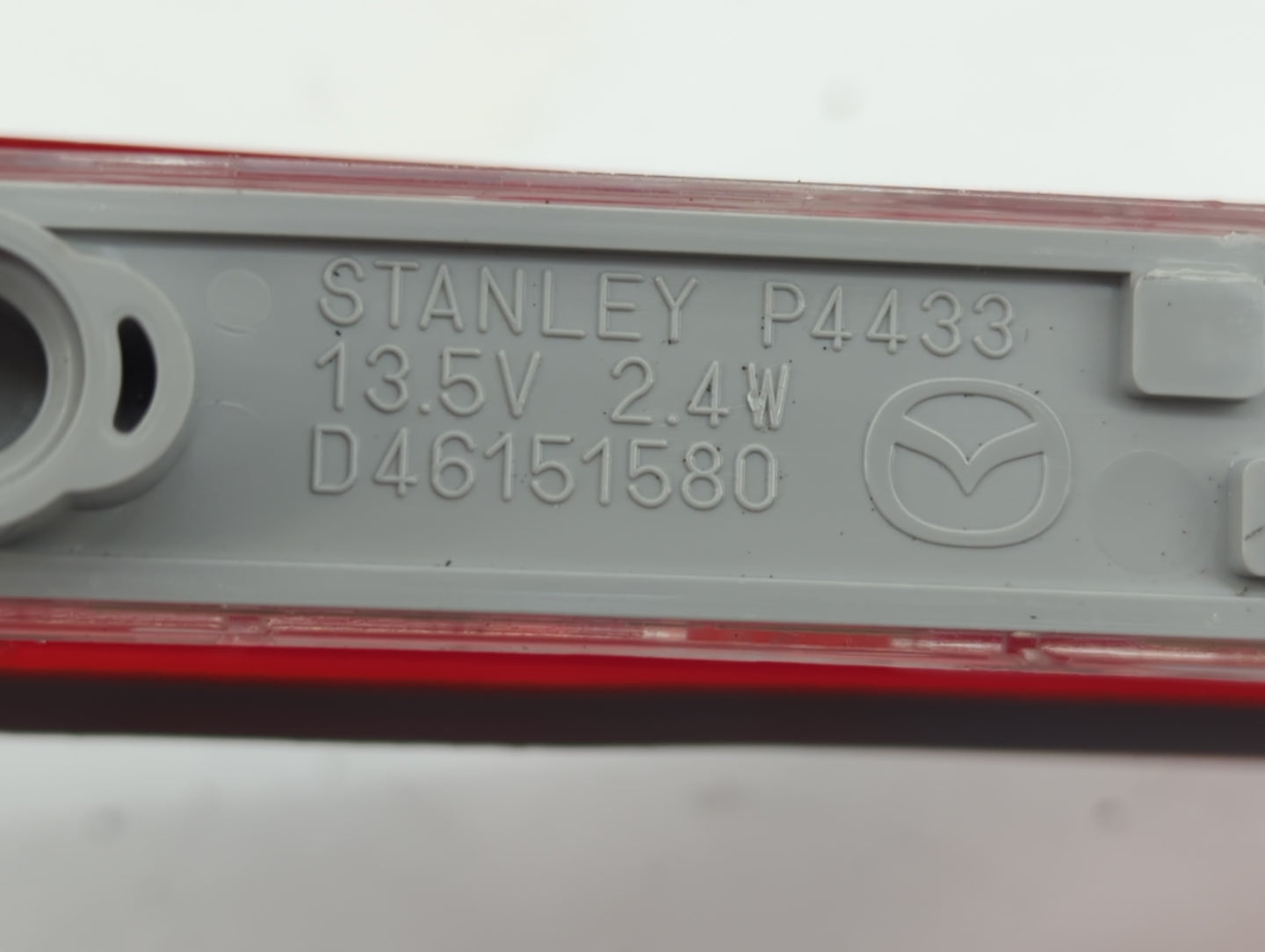 2007 Mazda Cx-7 Third Brake Light Tail Light P/N:D46151580 Fits OEM Used Auto Parts - Oemusedautoparts1.com