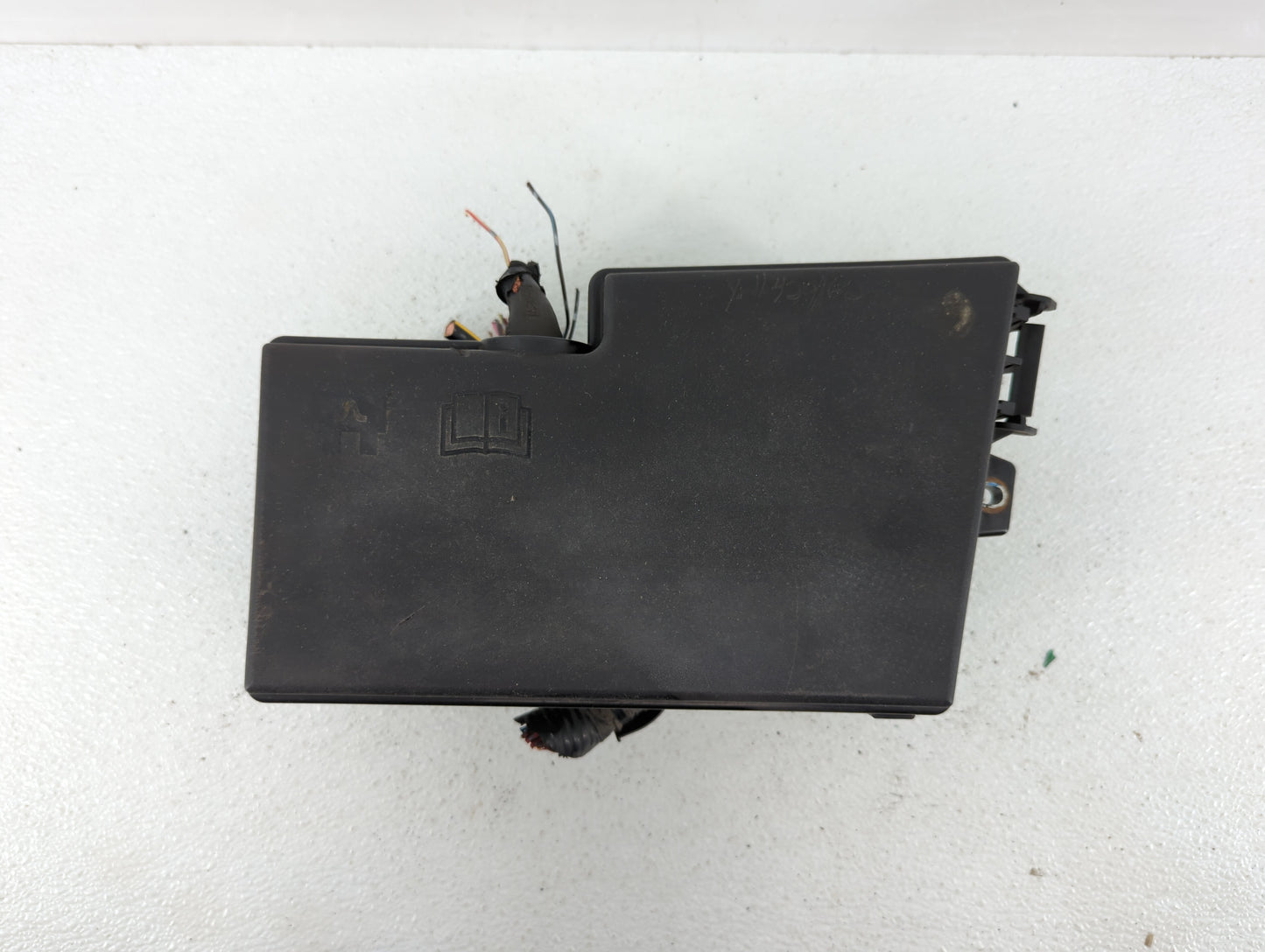 2007-2009 Mazda Cx-7 Fusebox Fuse Box Panel Relay Module P/N:518818109 Fits Fits 2007 2008 2009 OEM Used Auto Parts - Oemuse