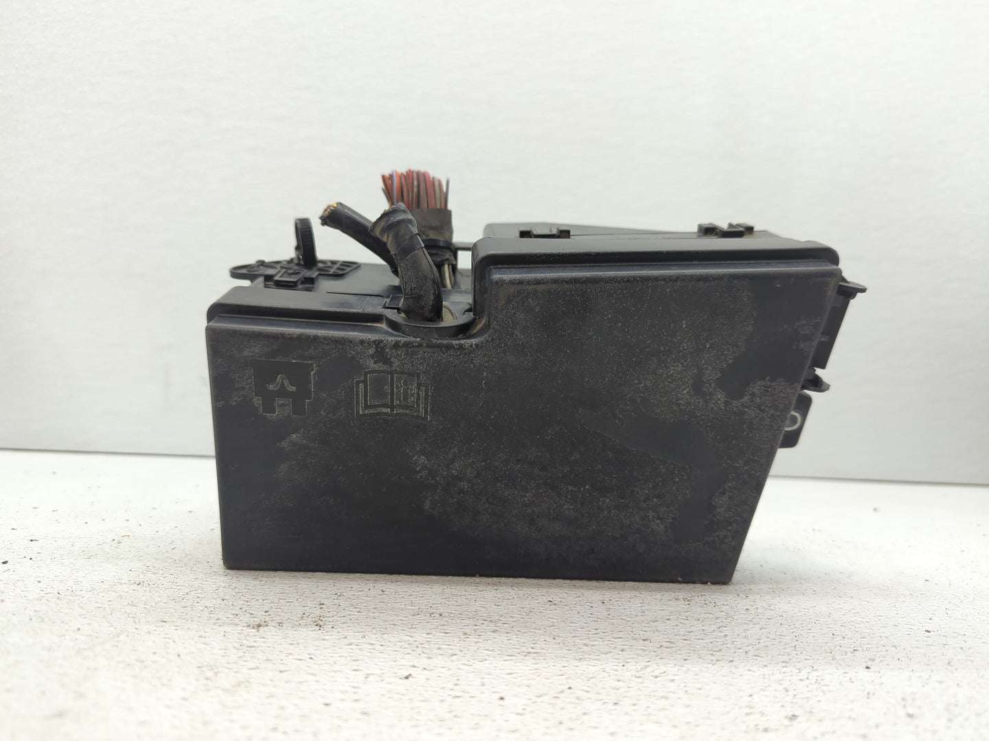 2007-2009 Mazda Cx-7 Fusebox Fuse Box Panel Relay Module P/N:518818109 EG21-66767, EG21-66761A Fits Fits 2007 2008 2009 OEM 