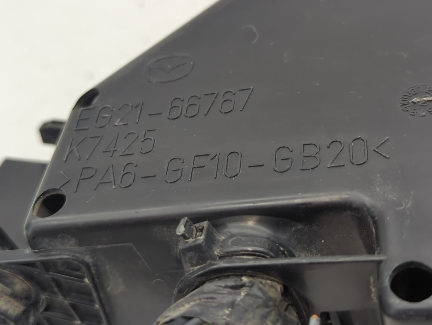 2007-2009 Mazda Cx-7 Fusebox Fuse Box Panel Relay Module P/N:518818109 EG21-66767, EG21-66761A Fits Fits 2007 2008 2009 OEM 