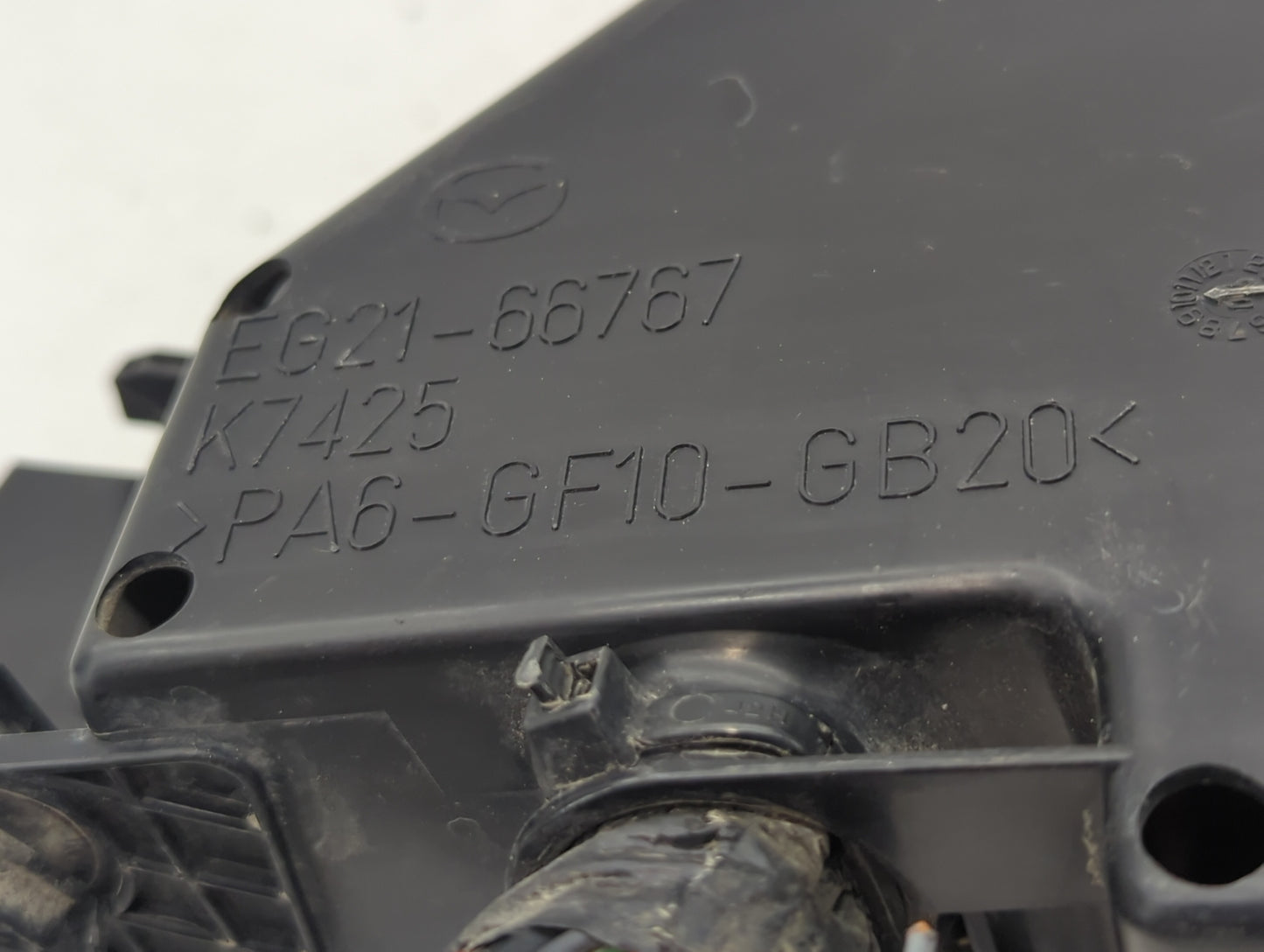 2007-2009 Mazda Cx-7 Fusebox Fuse Box Panel Relay Module P/N:518818109 EG21-66767, EG21-66761A Fits Fits 2007 2008 2009 OEM 