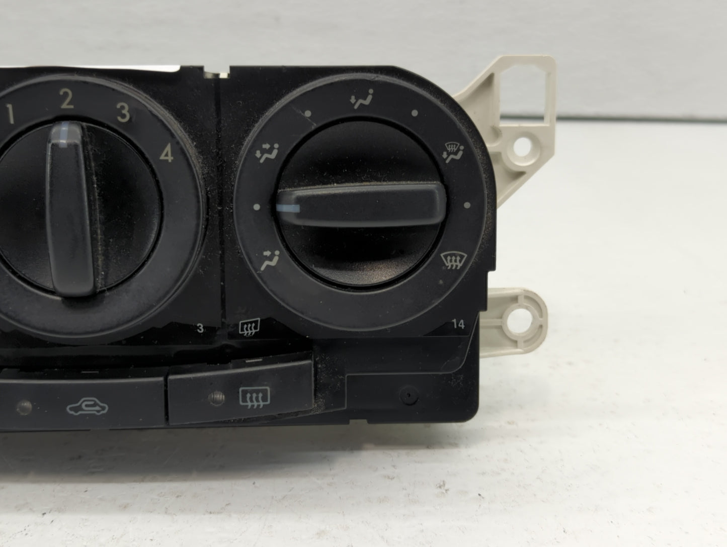 2007-2009 Mazda Cx-7 Climate Control Module Temperature AC/Heater Replacement P/N:M1900EG21D04 M1900EG21G07 Fits OEM Used Au