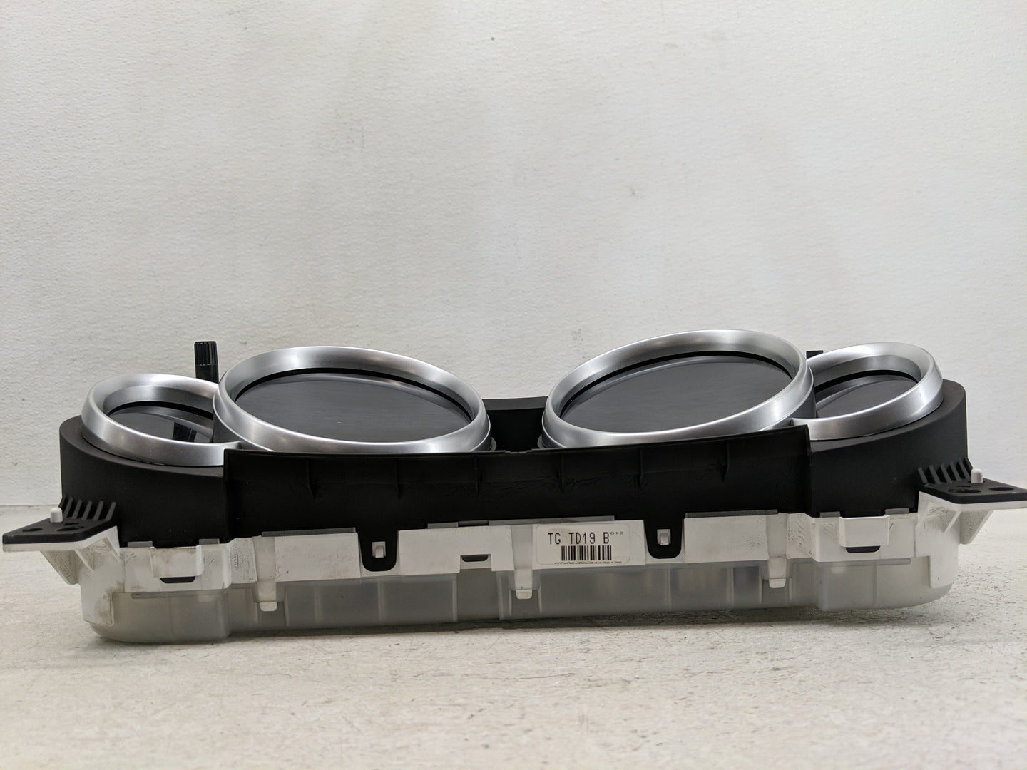 2007-2008 Mazda Cx-9 Instrument Cluster Speedometer Gauges P/N:TD1155430 TETD16C, TGTD19D Fits Fits 2007 2008 OEM Used Auto 