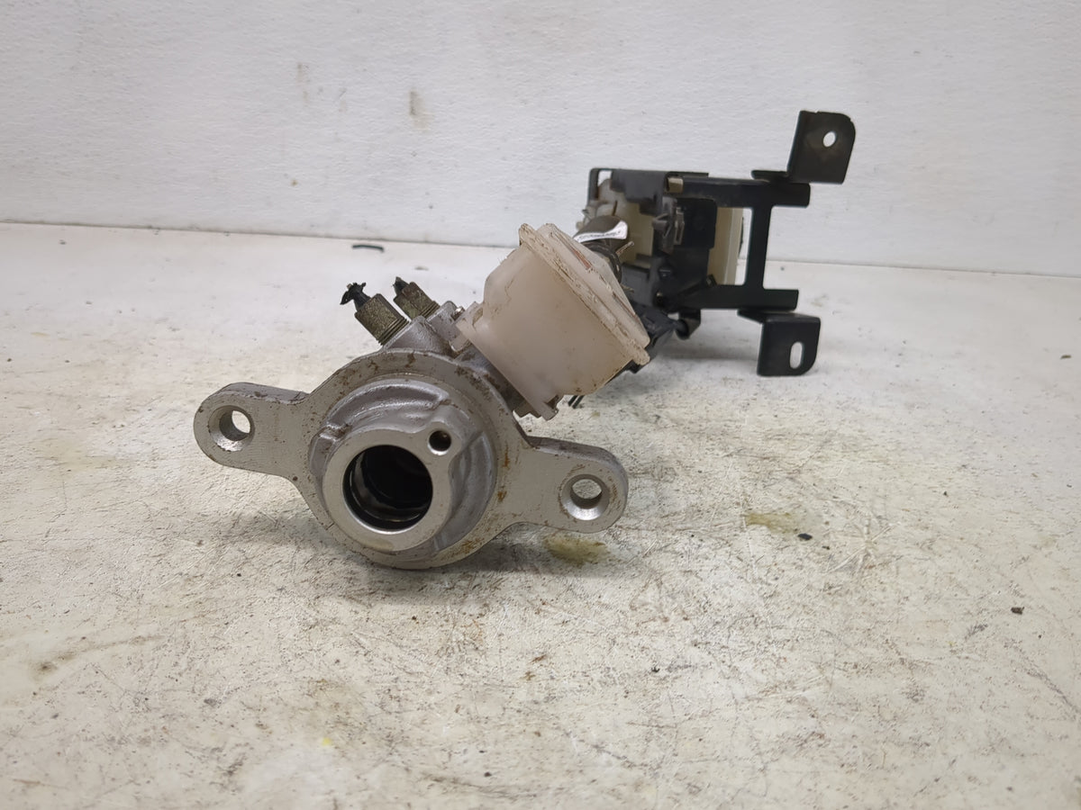 Mazda Cx7 Brake Master Cylinder - Oemusedautoparts1.com