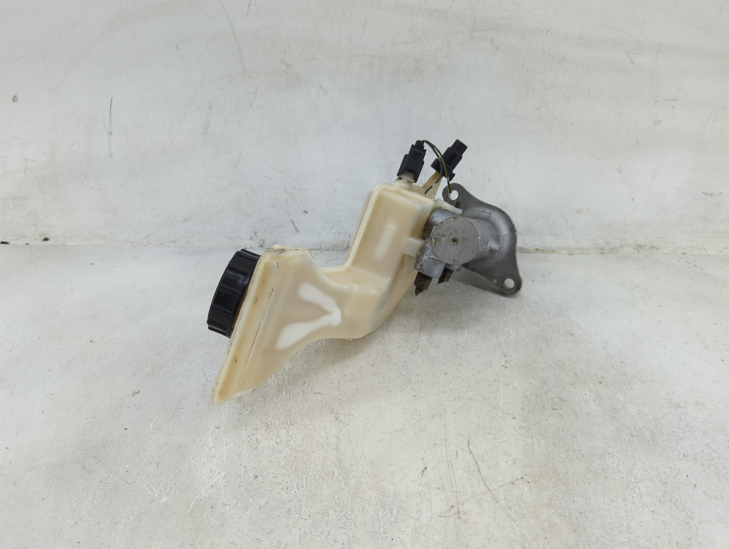 Mazda Mazda3 Brake Master Cylinder - Oemusedautoparts1.com