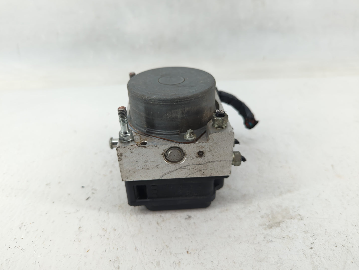2007 Mazda Miata ABS Pump Control Module Replacement P/N:0 265 231 730 NF 49 Fits OEM Used Auto Parts - Oemusedautoparts1.co