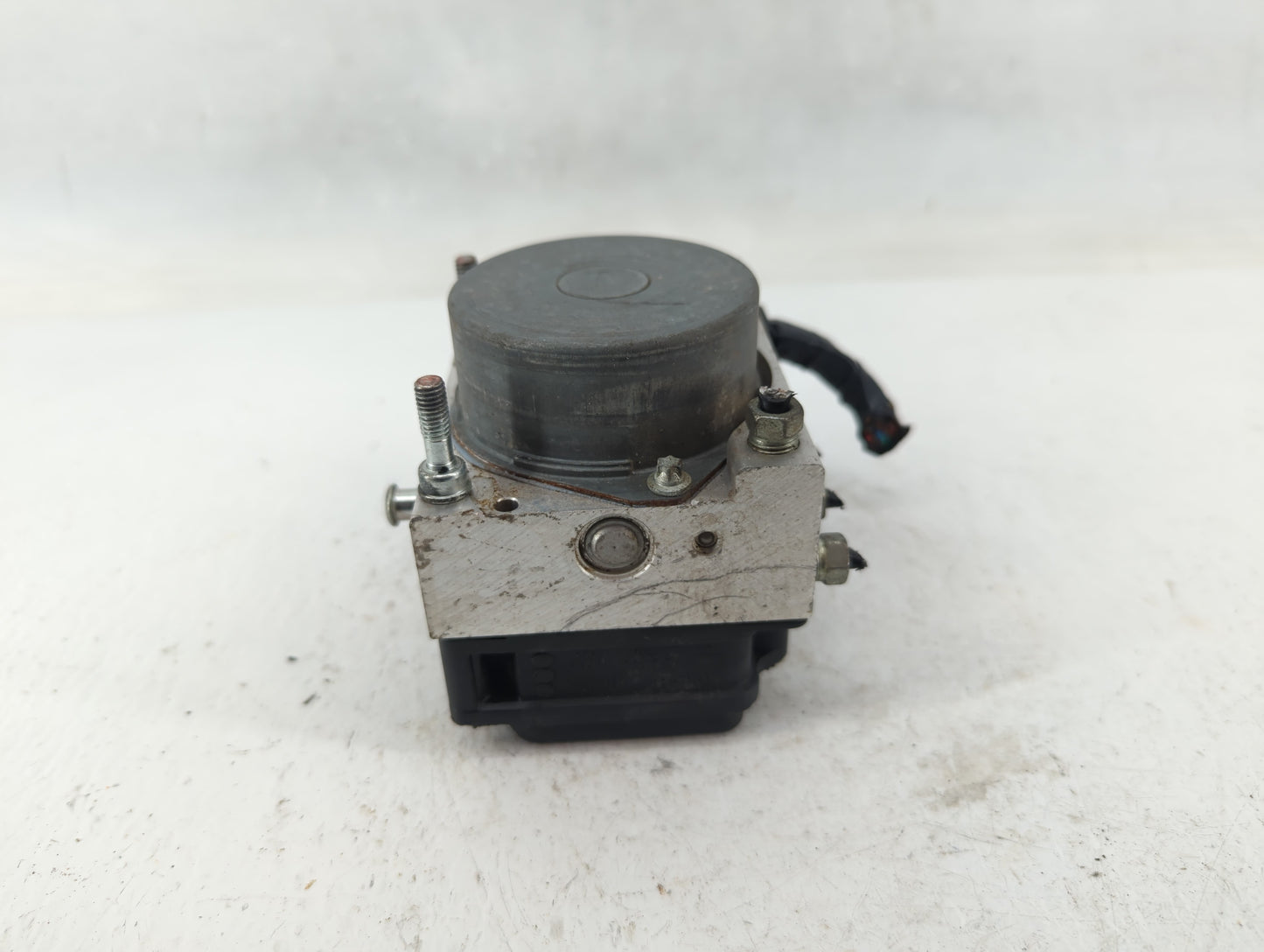 2007 Mazda Miata ABS Pump Control Module Replacement P/N:0 265 231 730 NF 49 Fits OEM Used Auto Parts - Oemusedautoparts1.co