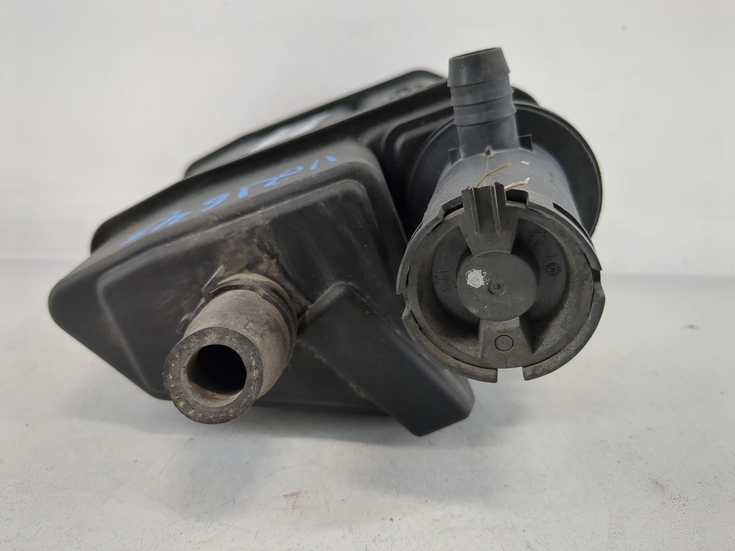 2007 Mercedes-benz C230 Fuel Vapor Charcoal Canister - Oemusedautoparts1.com