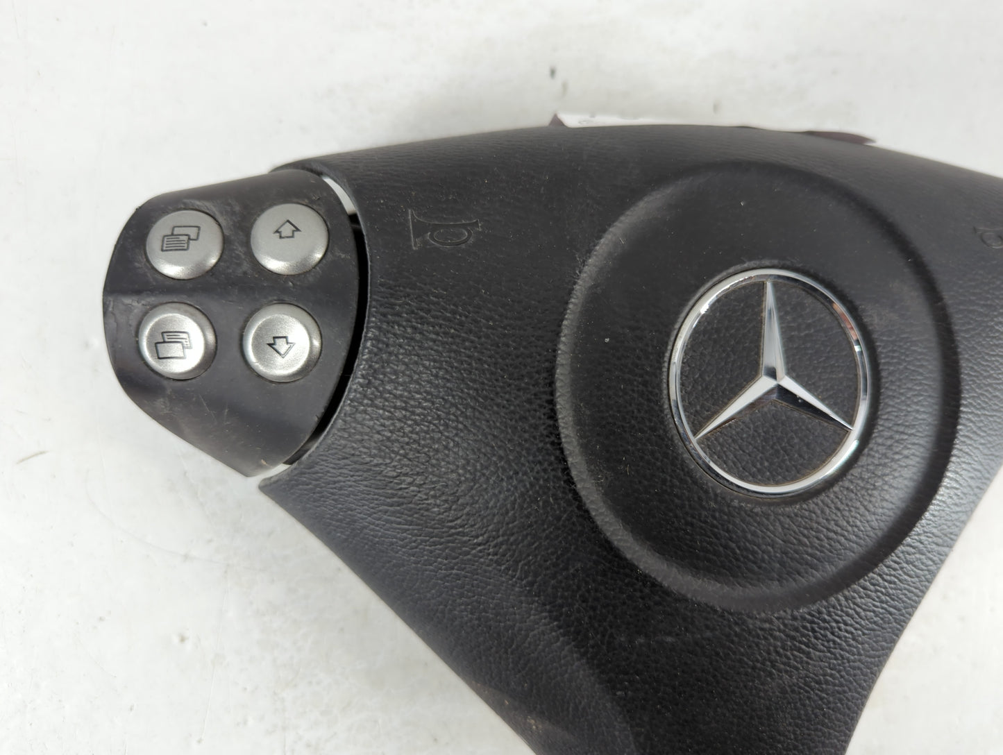 2006-2007 Mercedes-Benz C230 Air Bag Driver Left Steering Wheel Mounted P/N:BZEG21800411 Fits Fits 2006 2007 OEM Used Auto P