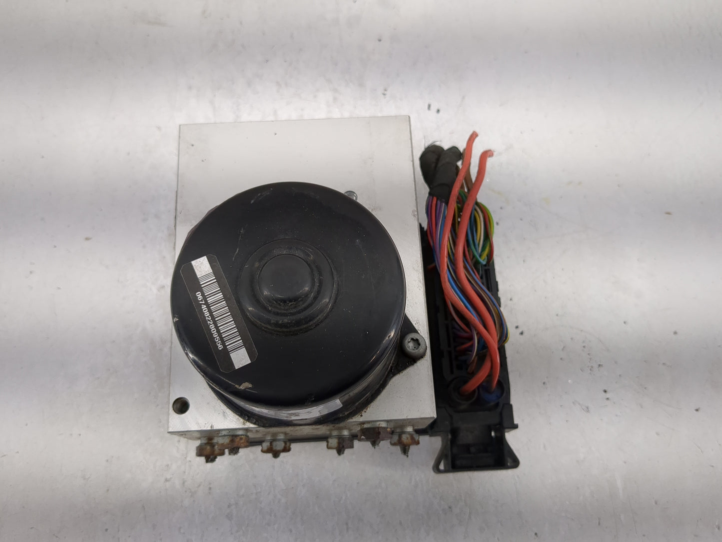2006-2007 Mercedes-Benz C280 ABS Pump Control Module Replacement P/N:A 035 545 79 32 A 009 431 27 12 Fits OEM Used Auto Part