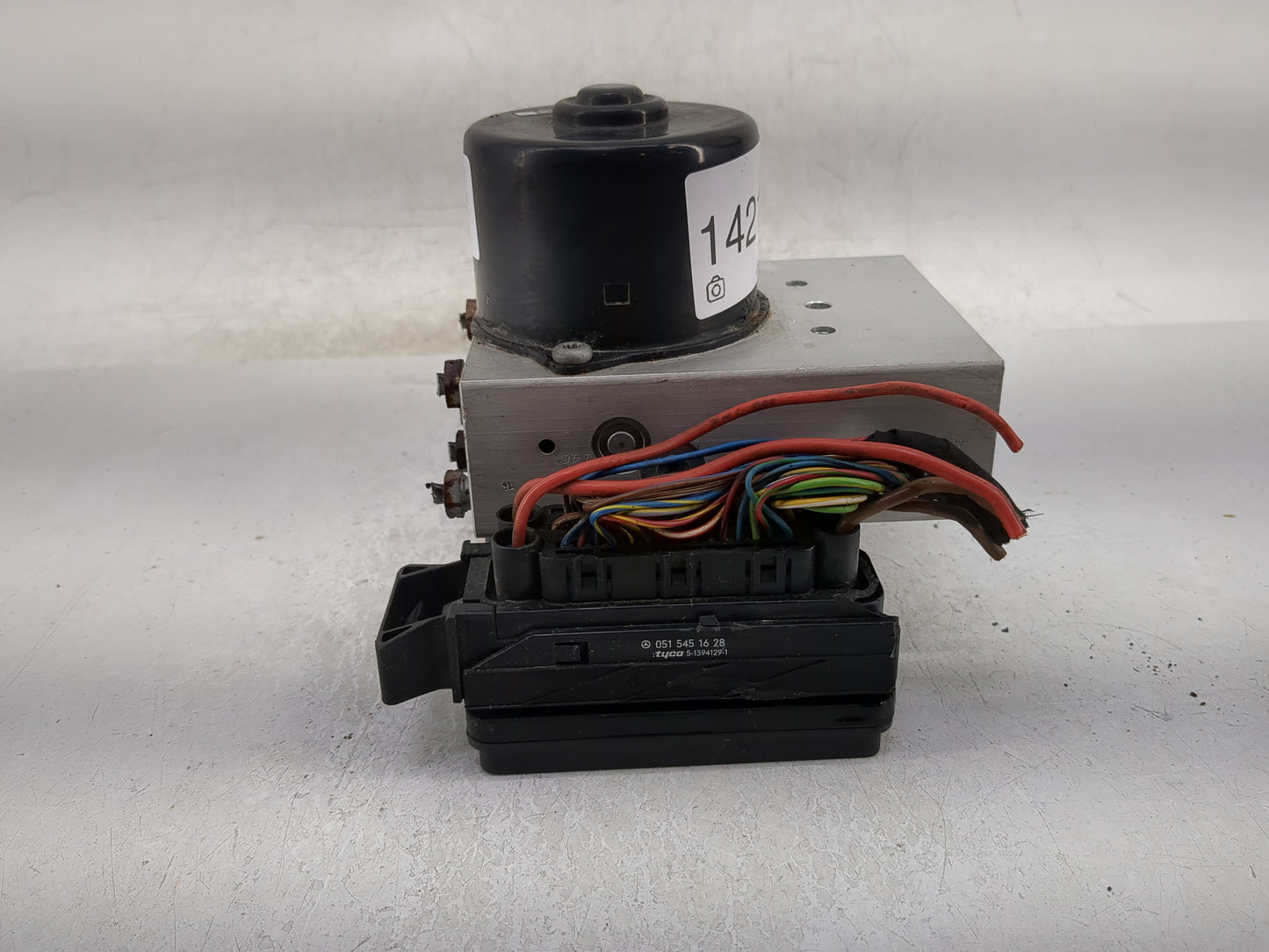 2006-2007 Mercedes-Benz C280 ABS Pump Control Module Replacement P/N:A 035 545 79 32 A 009 431 27 12 Fits OEM Used Auto Part