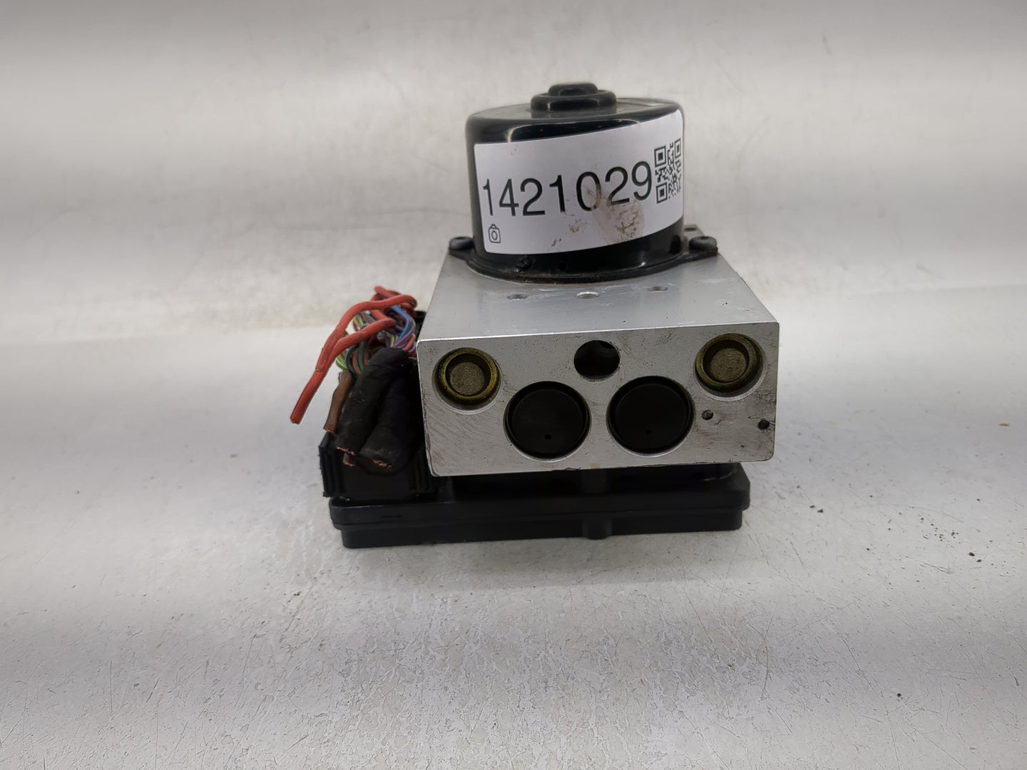 2006-2007 Mercedes-Benz C280 ABS Pump Control Module Replacement P/N:A 035 545 79 32 A 009 431 27 12 Fits OEM Used Auto Part