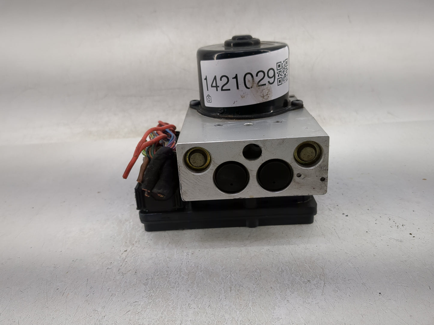 2006-2007 Mercedes-Benz C280 ABS Pump Control Module Replacement P/N:A 035 545 79 32 A 009 431 27 12 Fits OEM Used Auto Part