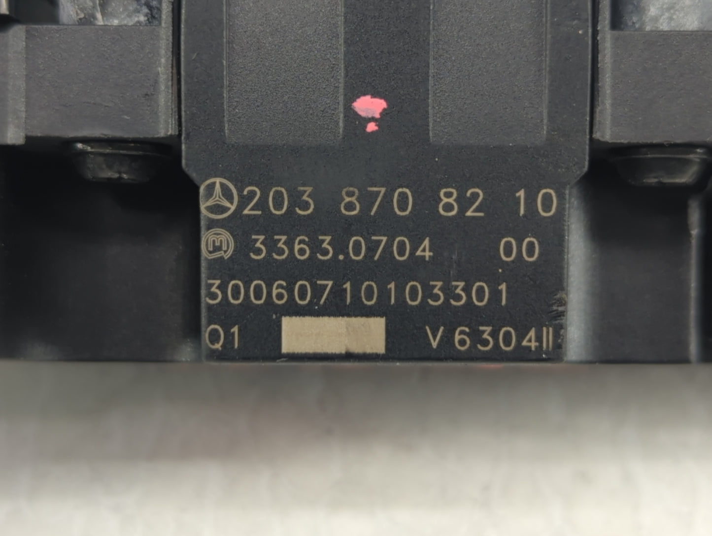 2007 Mercedes-benz C280 Hazard Switch 203 870 82 10 - Oemusedautoparts1.com