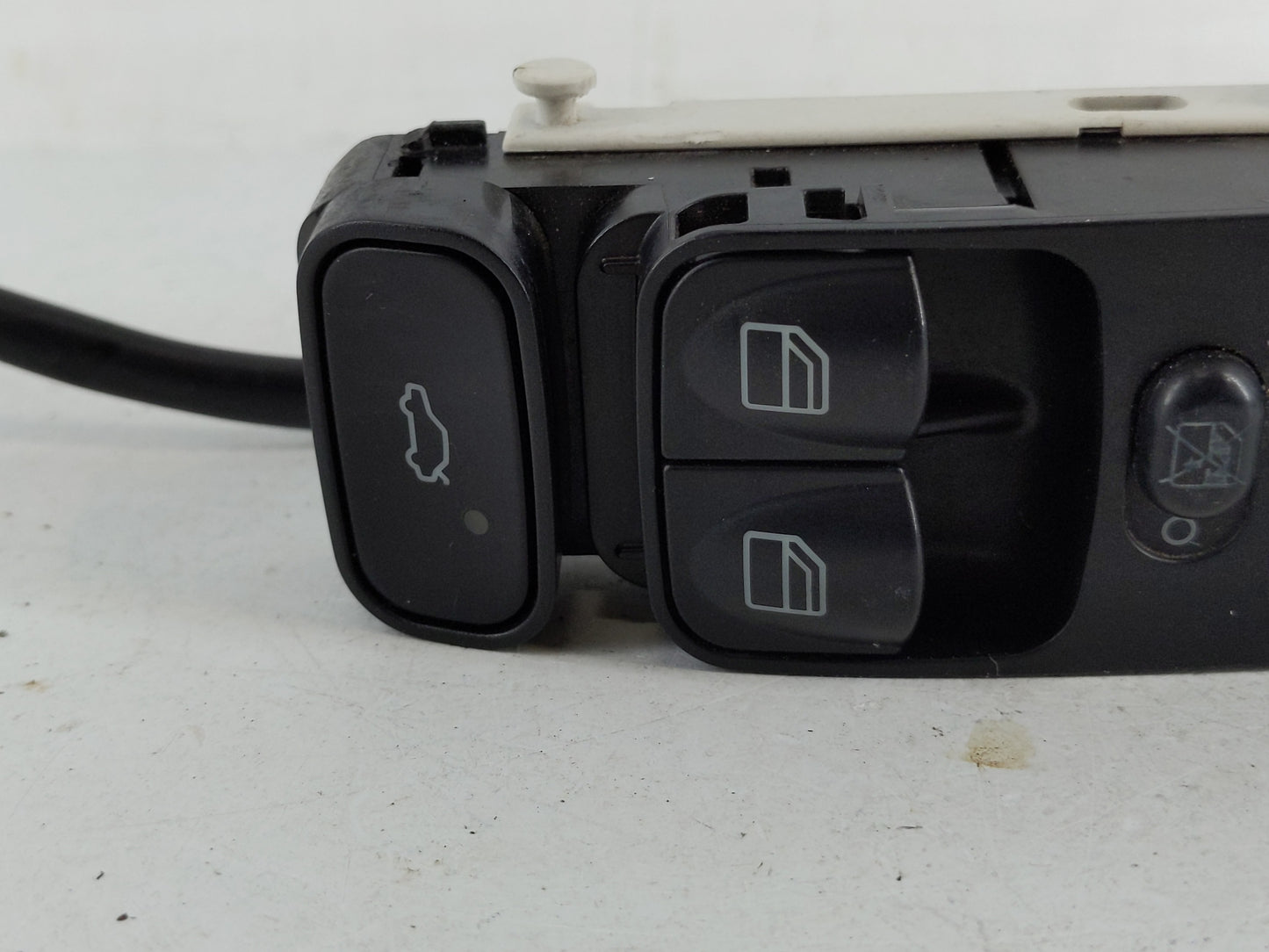 2006-2009 Mercedes-Benz Clk350 Master Power Window Switch Replacement Driver Side Left P/N:A 209 820 34 10 Fits OEM Used Aut