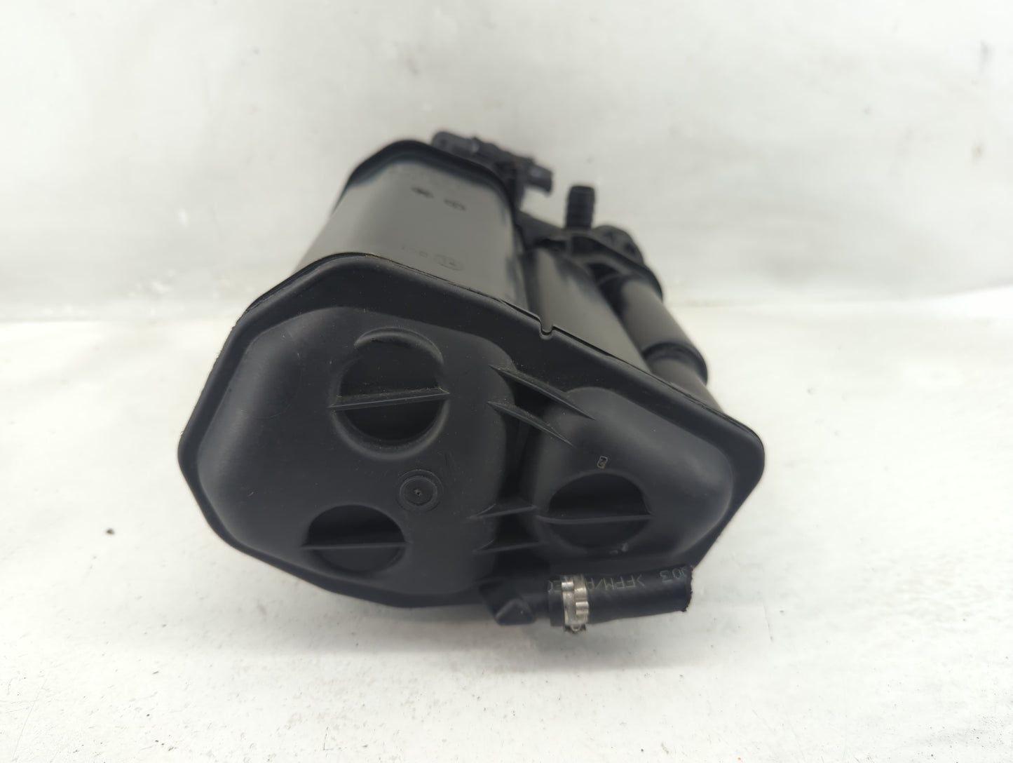 2007 Mercedes-benz Clk350 Fuel Vapor Charcoal Canister - Oemusedautoparts1.com