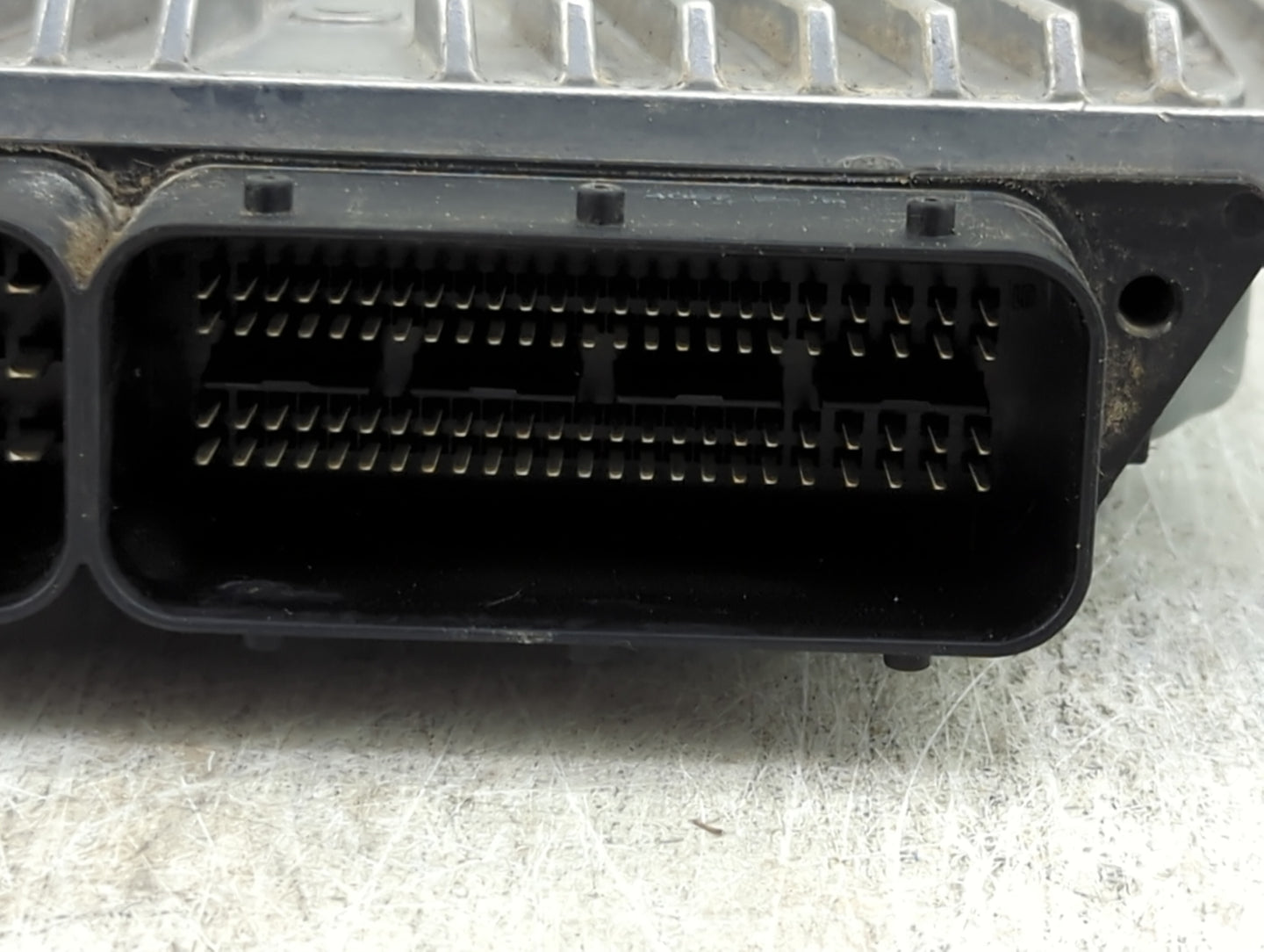 2007-2009 Mercedes-Benz Clk350 PCM Engine Control Computer ECU ECM PCU OEM P/N:A 272 153 32 91 0 261 209 220 Fits OEM Used A