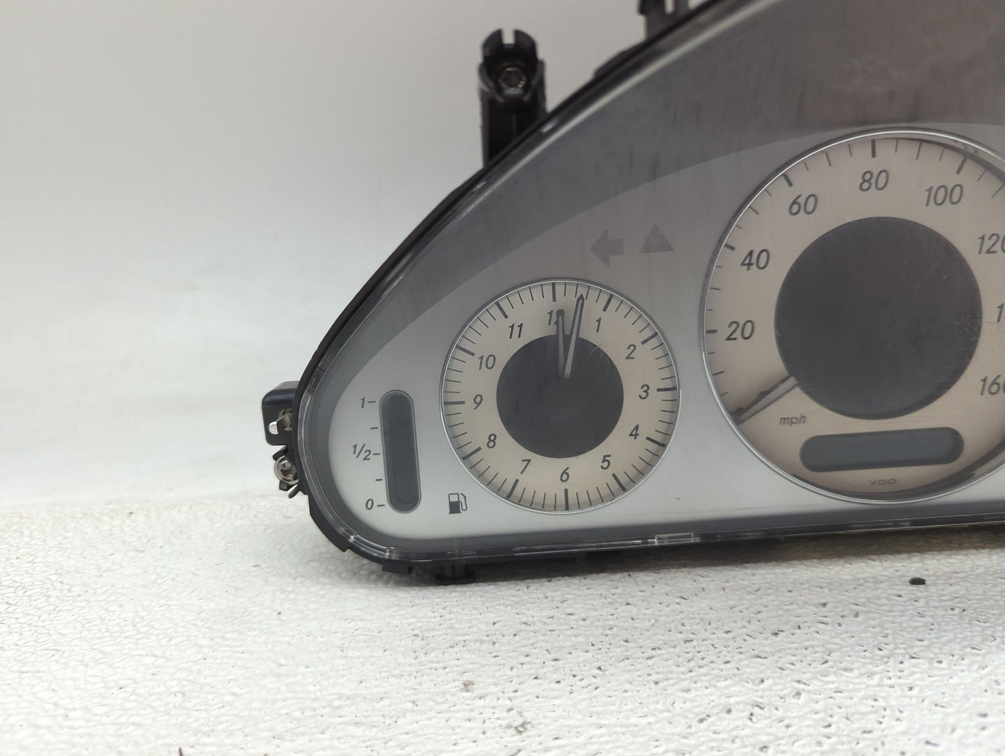 2007 Mercedes-Benz E-Class Instrument Cluster Speedometer Gauges P/N:110.080.351/016 A2115405948 Miles:92K Fits Fits 2008 OE