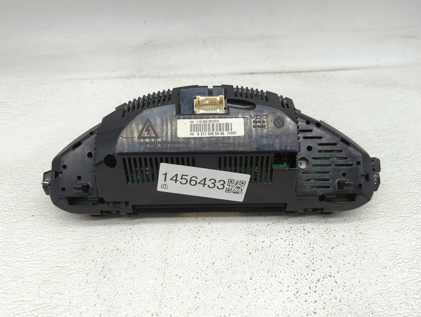2007 Mercedes-Benz E-Class Instrument Cluster Speedometer Gauges P/N:110.080.351/016 A2115405948 Miles:92K Fits Fits 2008 OE