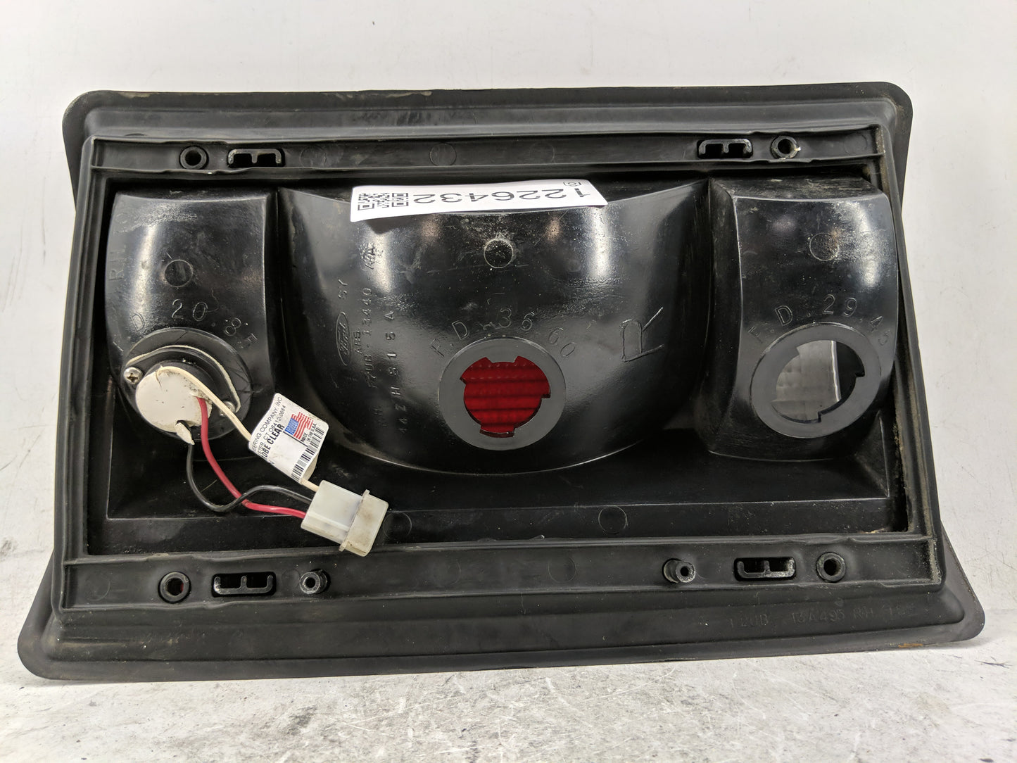 2007 Mercedes-Benz E250 Tail Light Assembly Passenger Right OEM Fits Fits 2005 2006 2008 2009 2010 2011 2012 2013 2014 OEM U