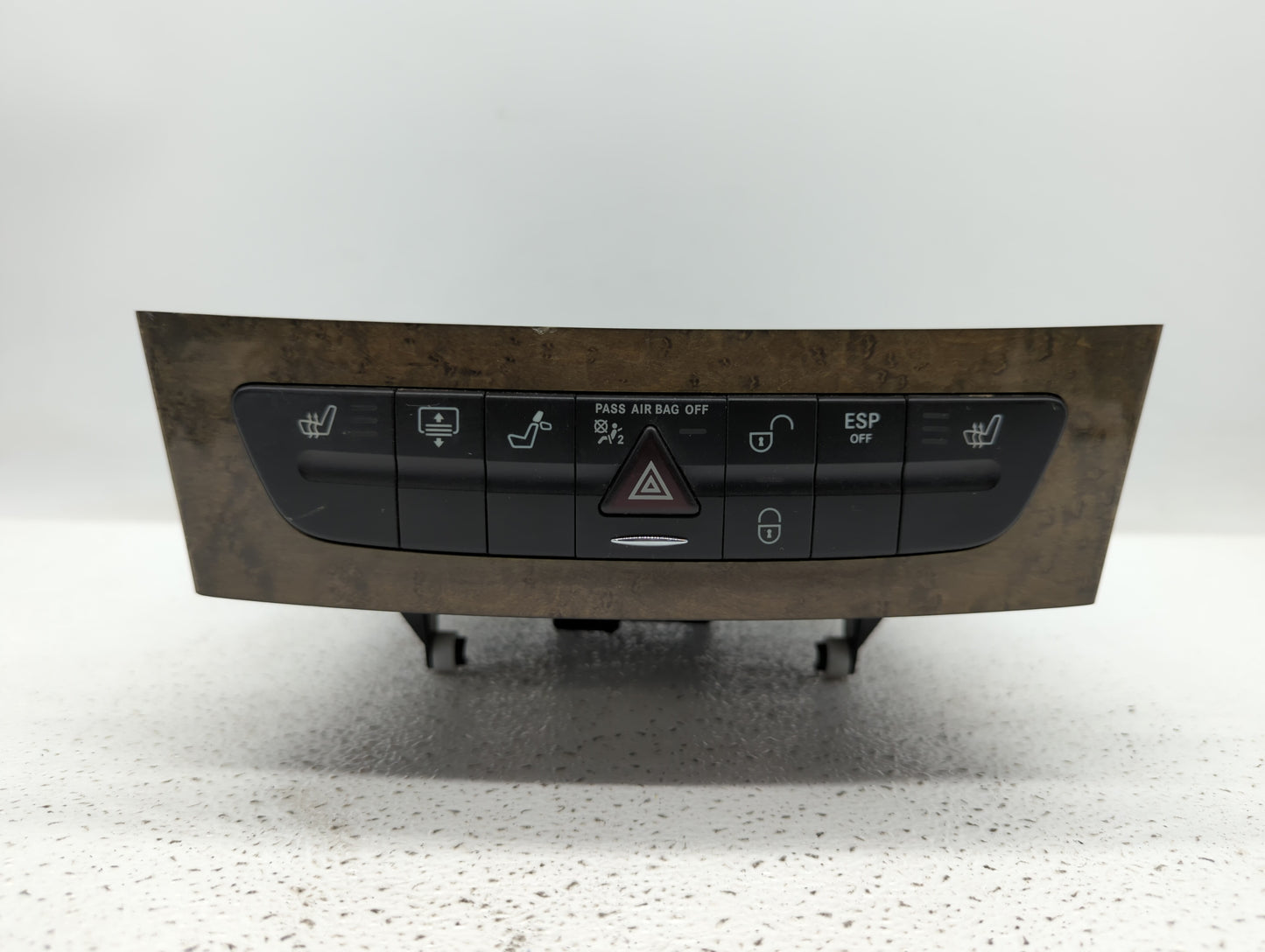 2007 Mercedes-Benz E280 Radio AM FM Cd Player Receiver Replacement P/N:A 211 820 43 97 Fits Fits 2006 2008 OEM Used Auto Par