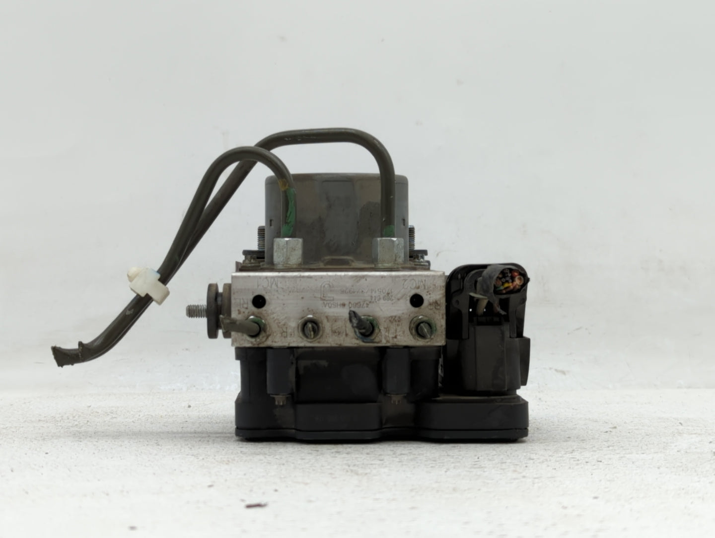 2007 Mercedes-Benz E320 ABS Pump Control Module Replacement P/N:47660 0HS0A Fits OEM Used Auto Parts - Oemusedautoparts1.com