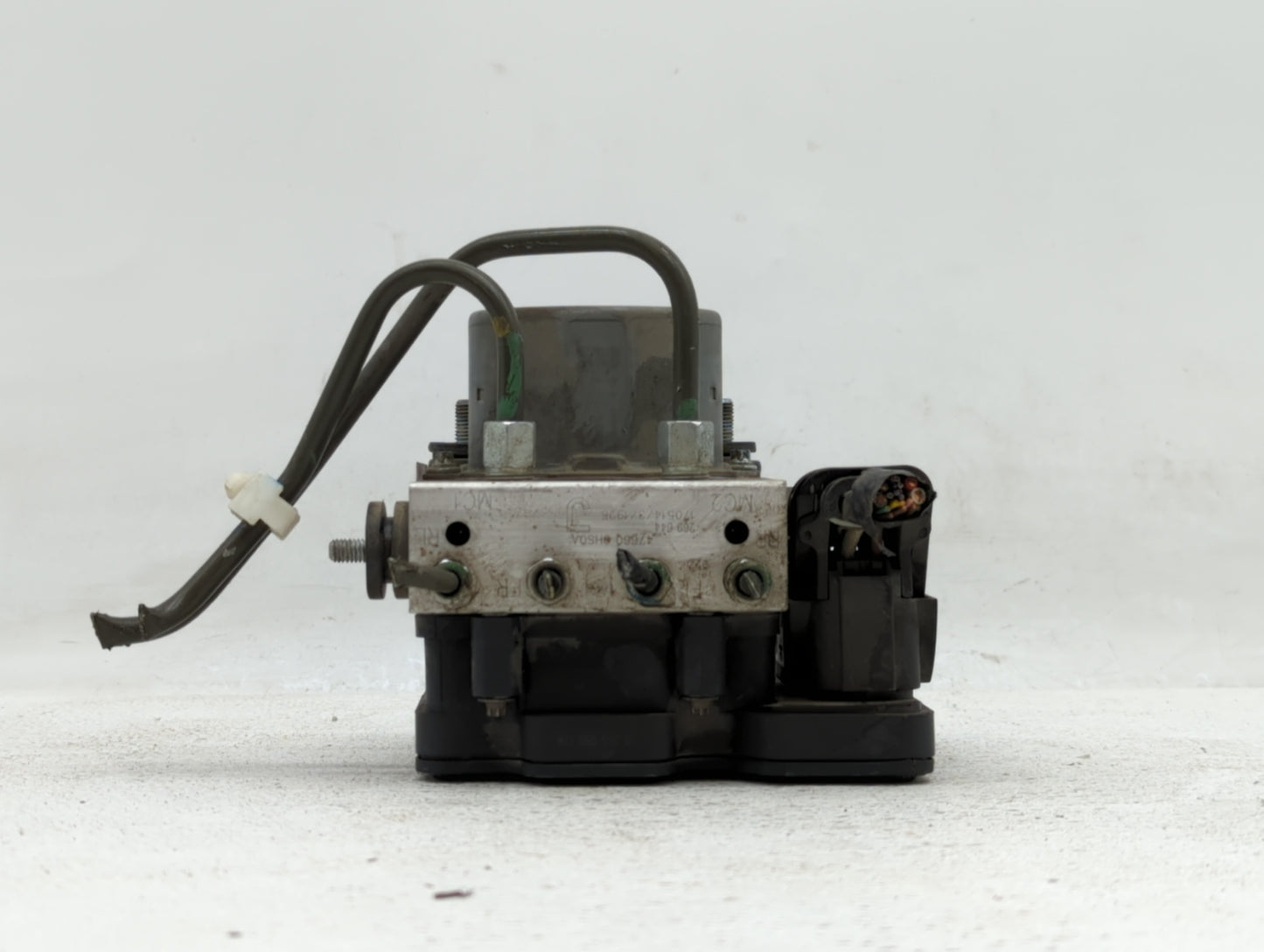 2007 Mercedes-Benz E320 ABS Pump Control Module Replacement P/N:47660 0HS0A Fits OEM Used Auto Parts - Oemusedautoparts1.com