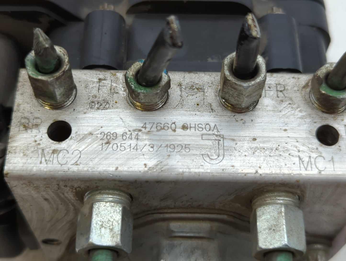 2007 Mercedes-Benz E320 ABS Pump Control Module Replacement P/N:47660 0HS0A Fits OEM Used Auto Parts - Oemusedautoparts1.com