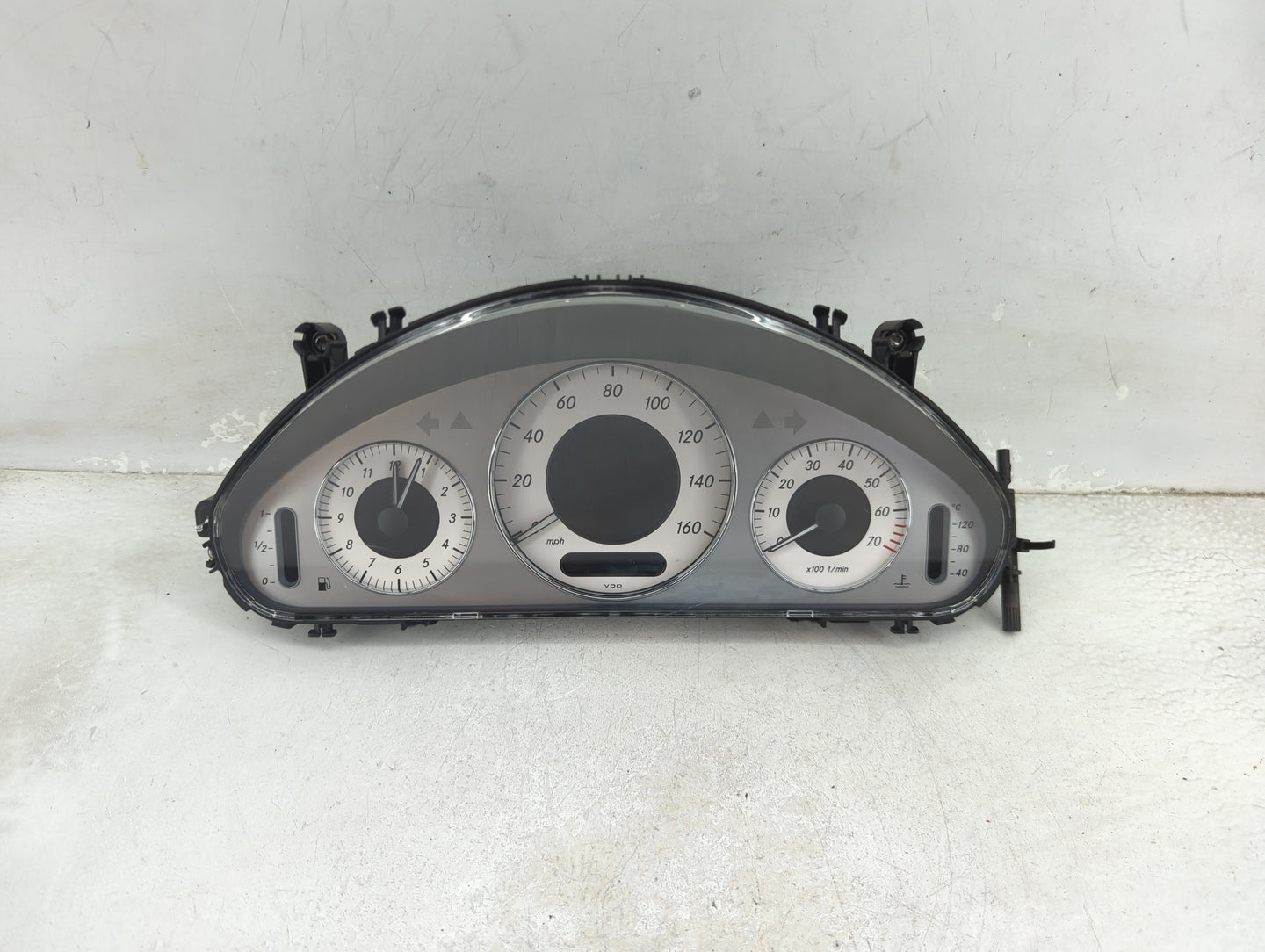 2007-2008 Mercedes-Benz E350 Instrument Cluster Speedometer Gauges P/N:A2115405948 110.080.351/016 Miles:88K Fits Fits 2007 