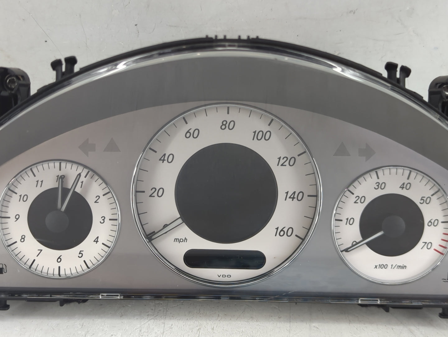 2007-2008 Mercedes-Benz E350 Instrument Cluster Speedometer Gauges P/N:A2115405948 110.080.351/016 Miles:88K Fits Fits 2007 