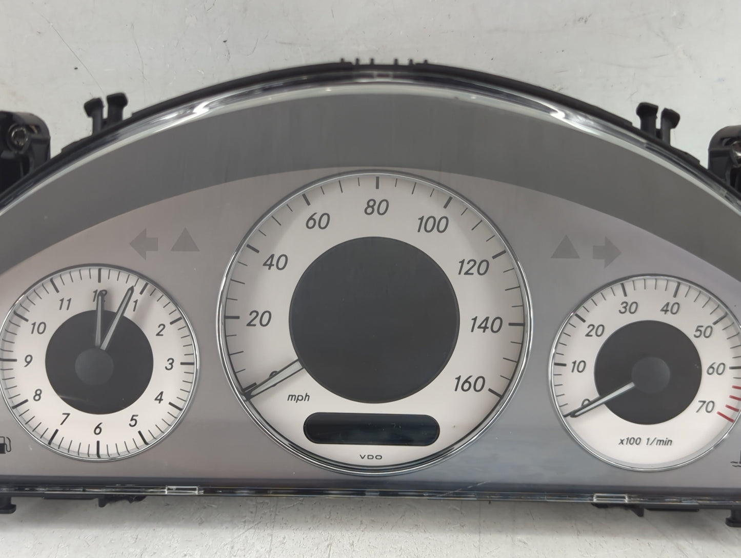 2007-2008 Mercedes-Benz E350 Instrument Cluster Speedometer Gauges P/N:A2115405948 110.080.351/016 Miles:88K Fits Fits 2007 
