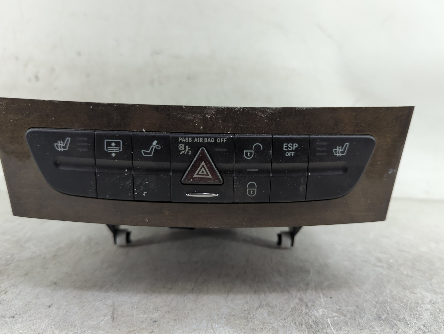 2006-2009 Mercedes-benz E350 Radio Cd Changer 1.61.072.50001|6326a - Oemusedautoparts1.com